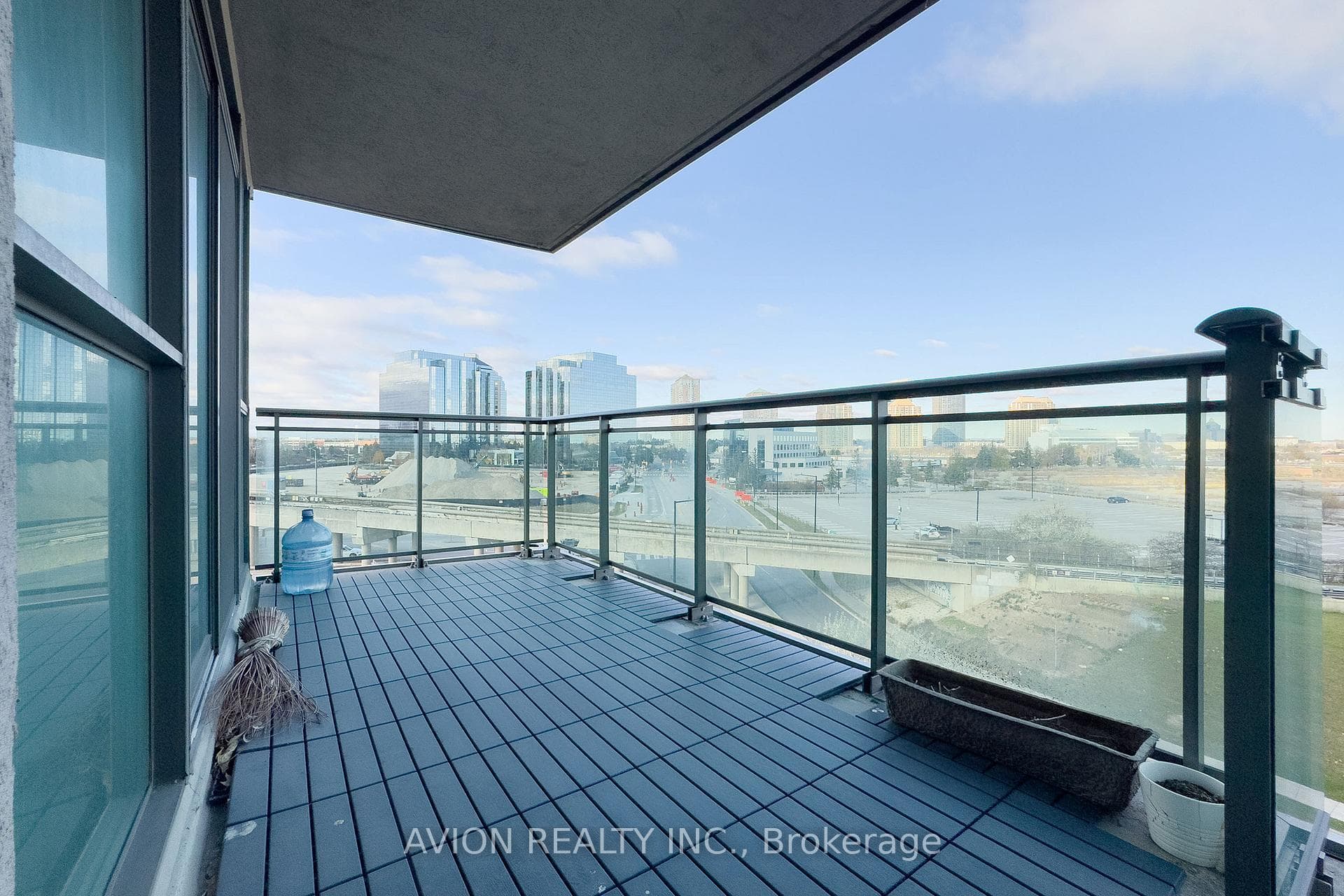 88 Grangeway Avenue Unit 605 photo 6