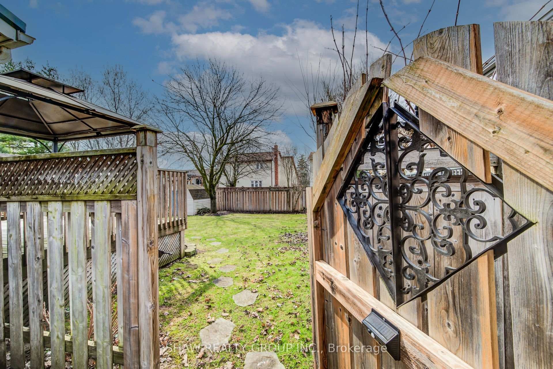 110 Imperial Drive photo 46