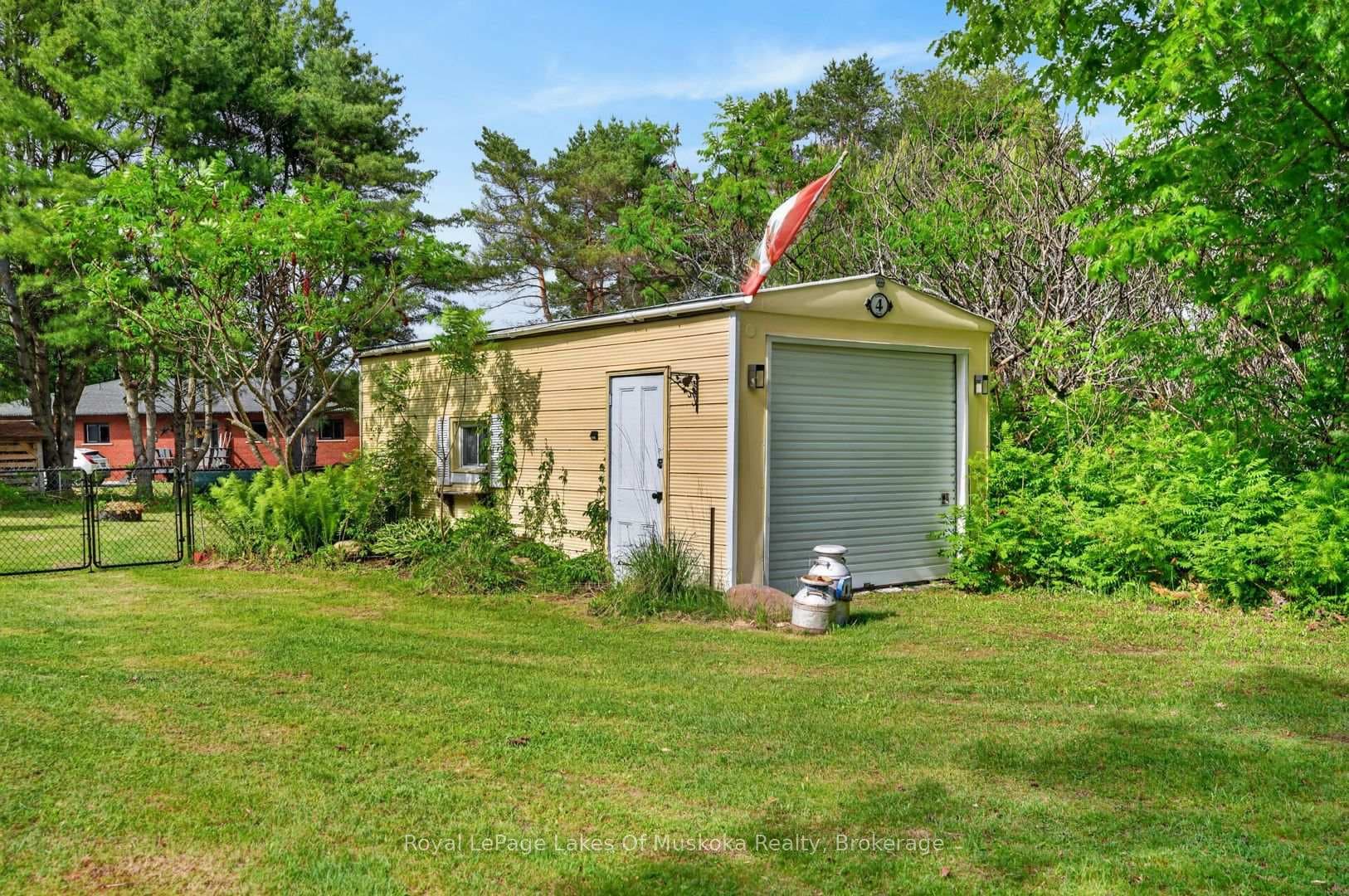 4 Spruce Street photo 28