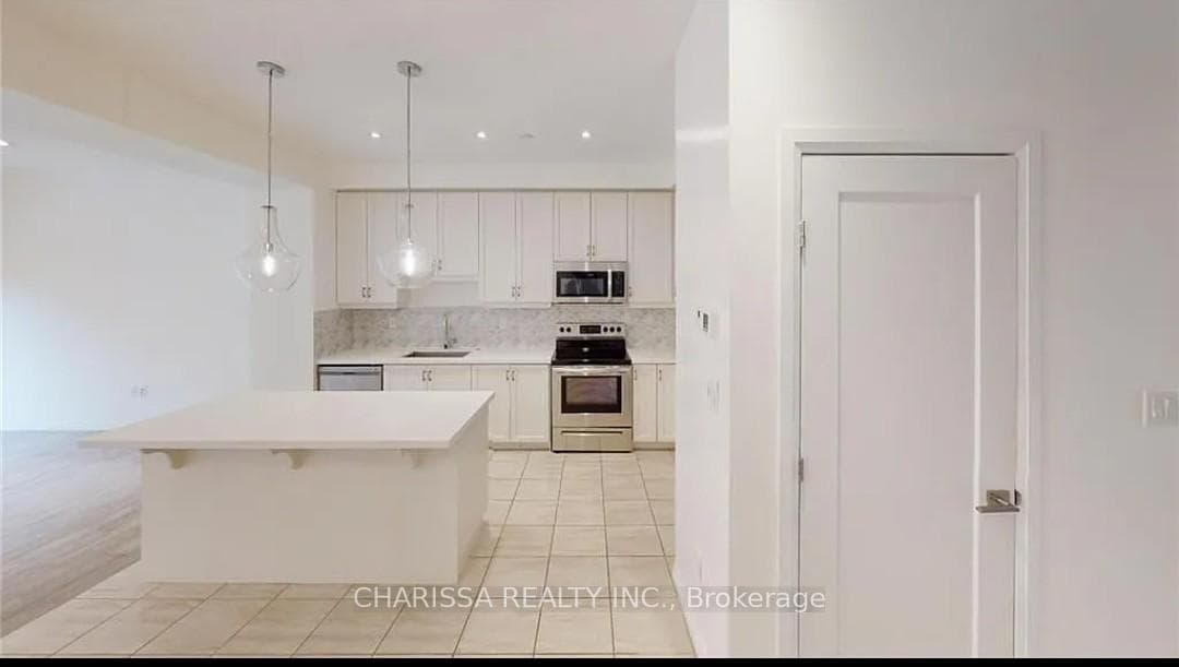 30 Greenwich Avenue photo 2