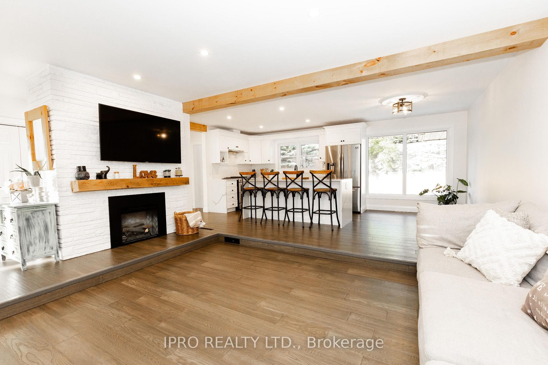 346 Grantham Avenue photo 7