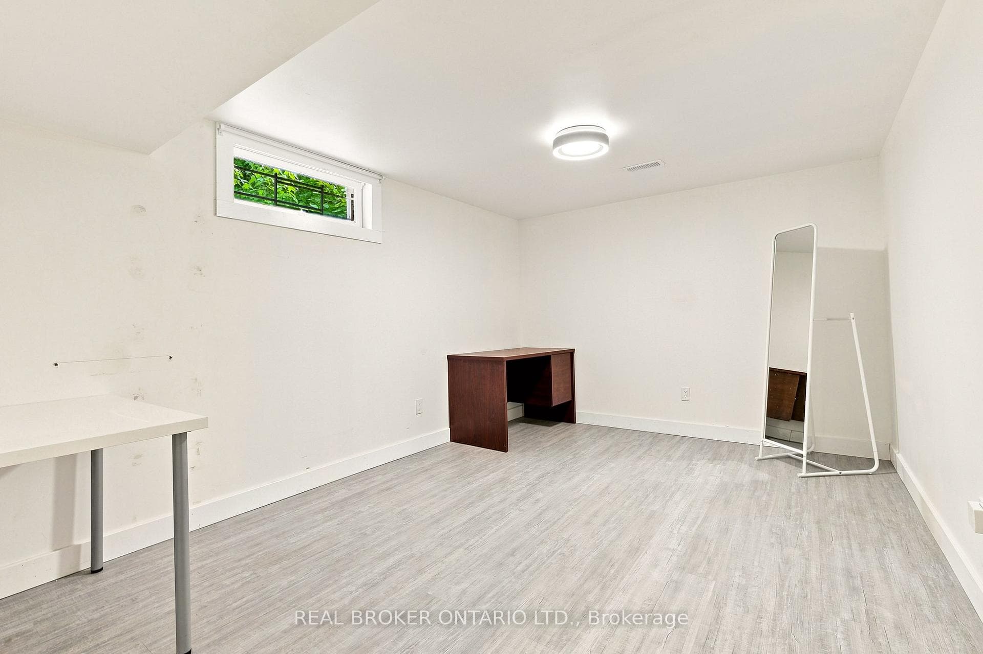 2021 Woodglen Crescent photo 20