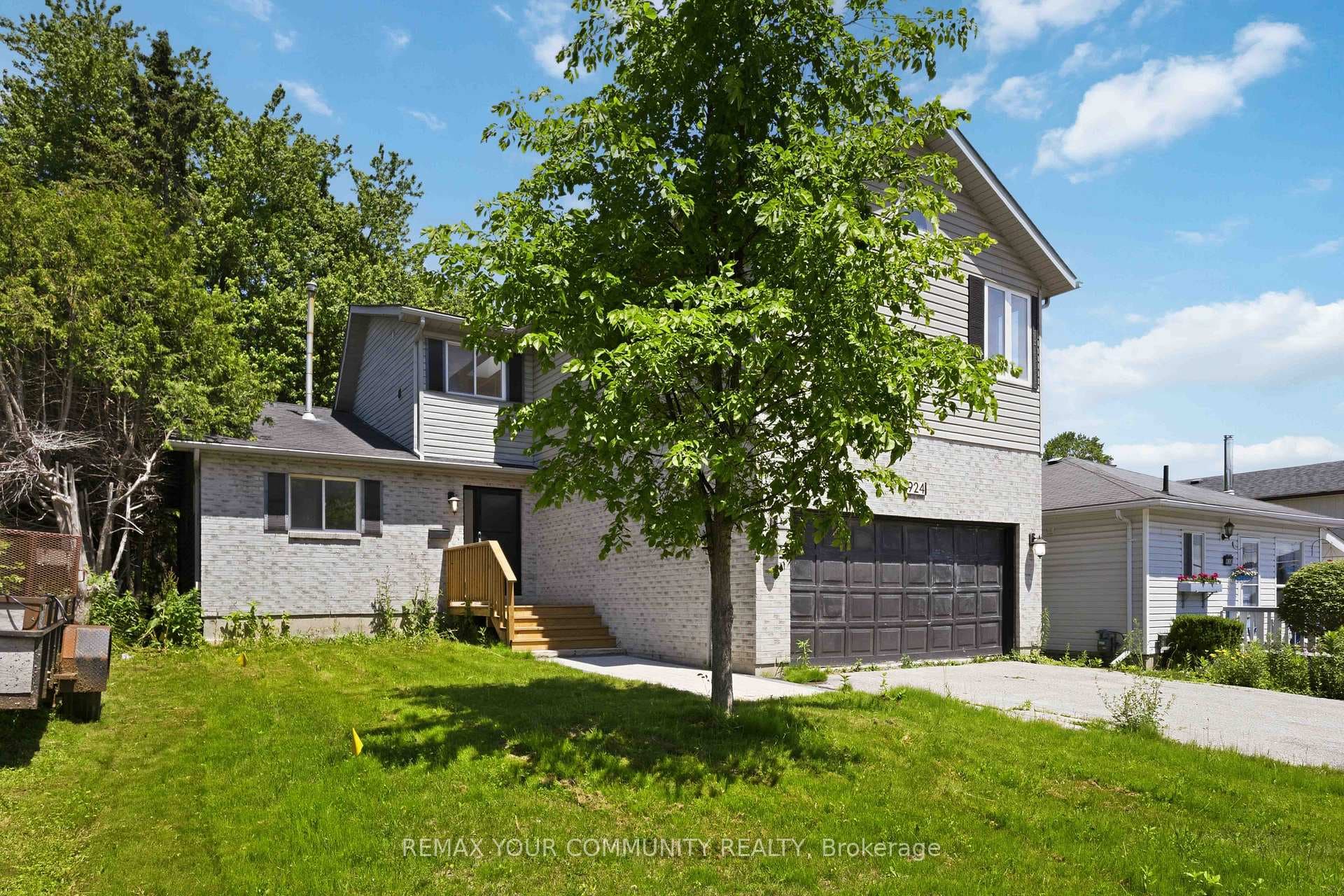 924 Helen Street photo 2