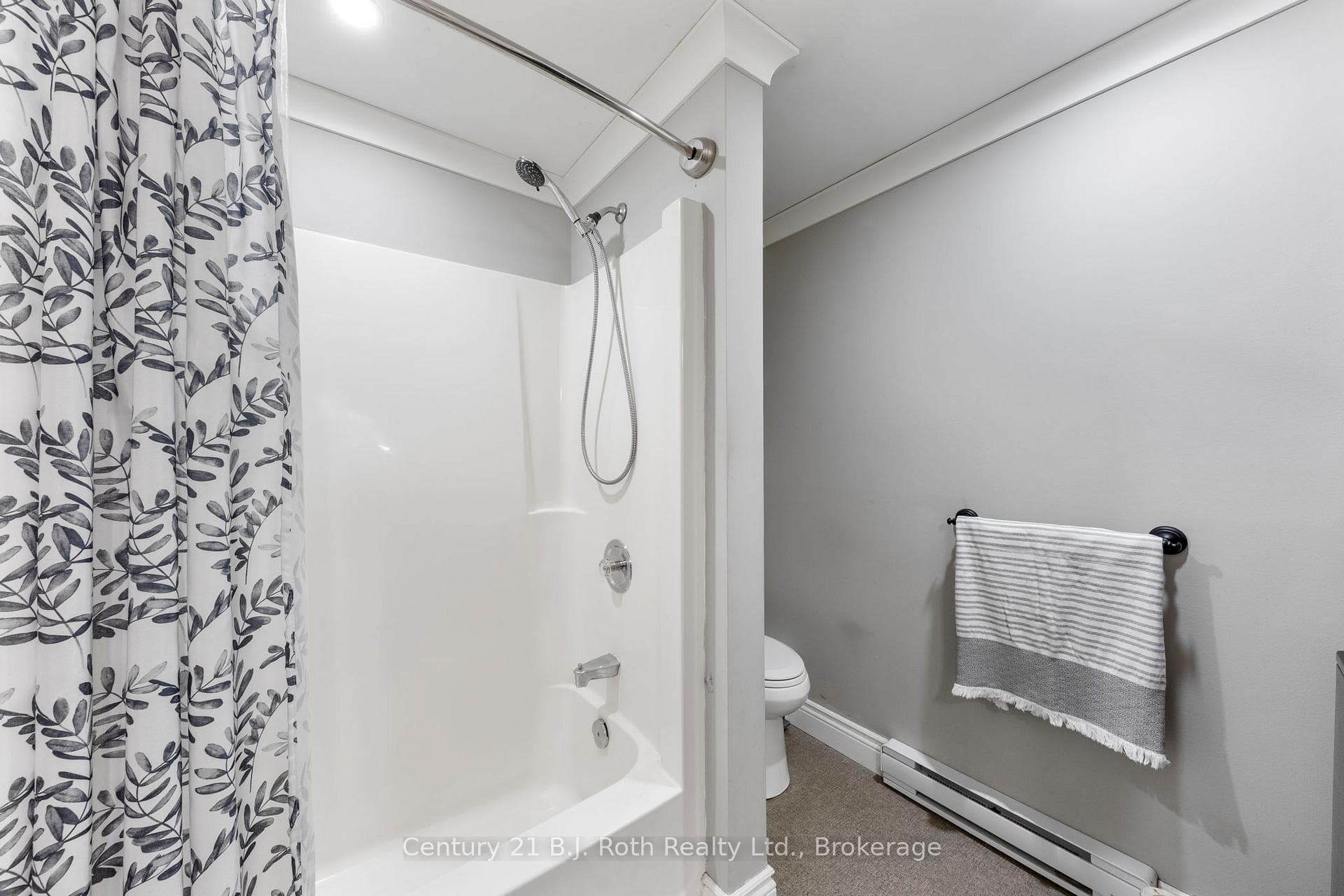 60 Lepage Drive photo 17