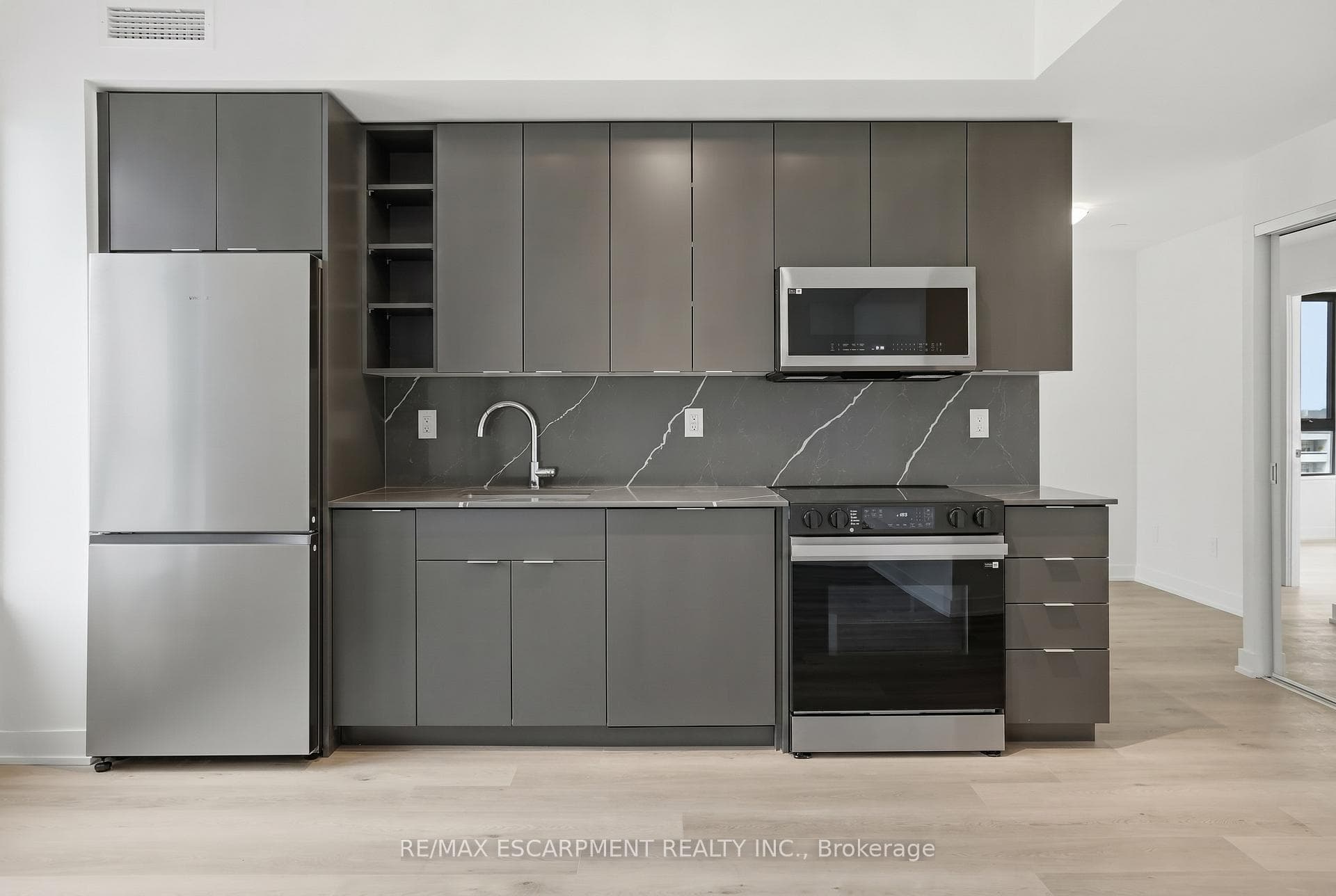 2075 Lakeshore Road Unit 1002 photo 9