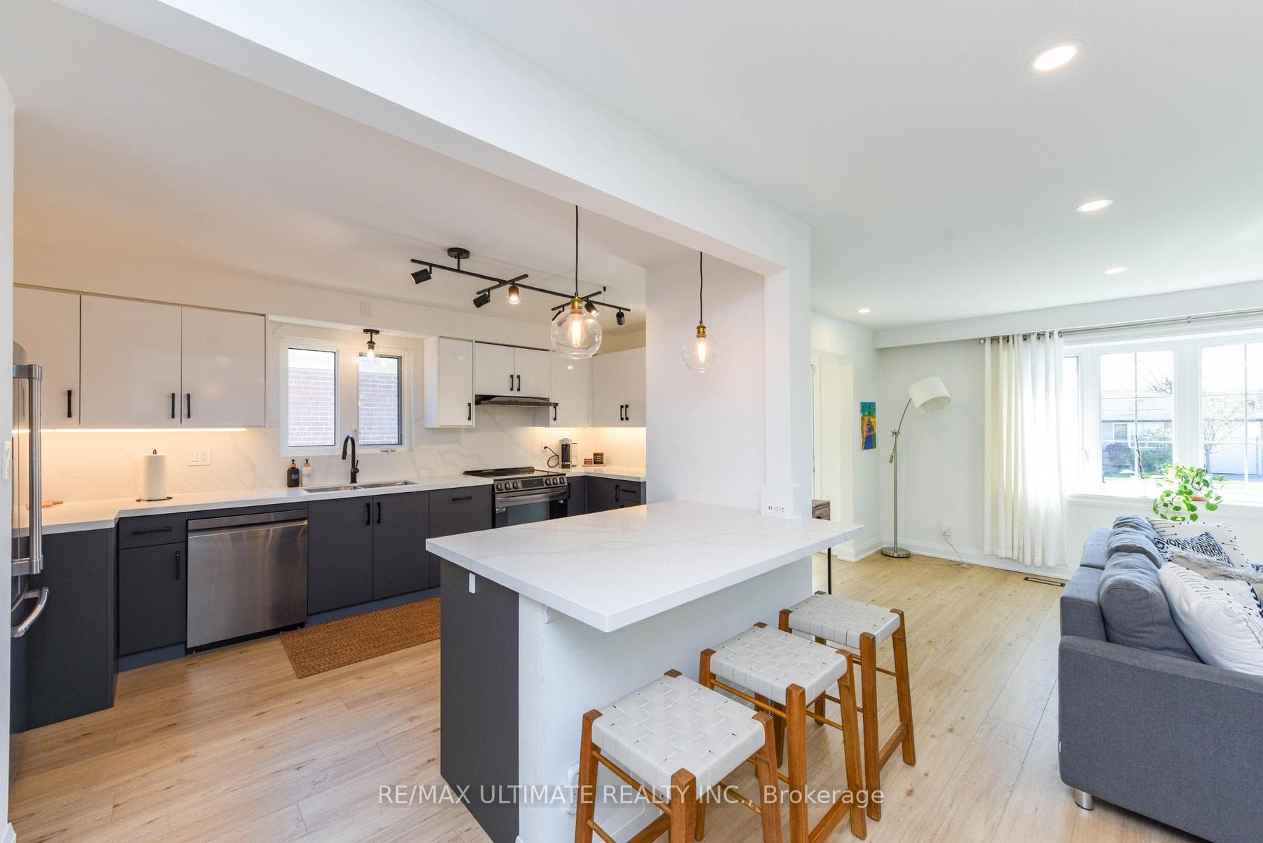 19 Allonsius Drive photo 5