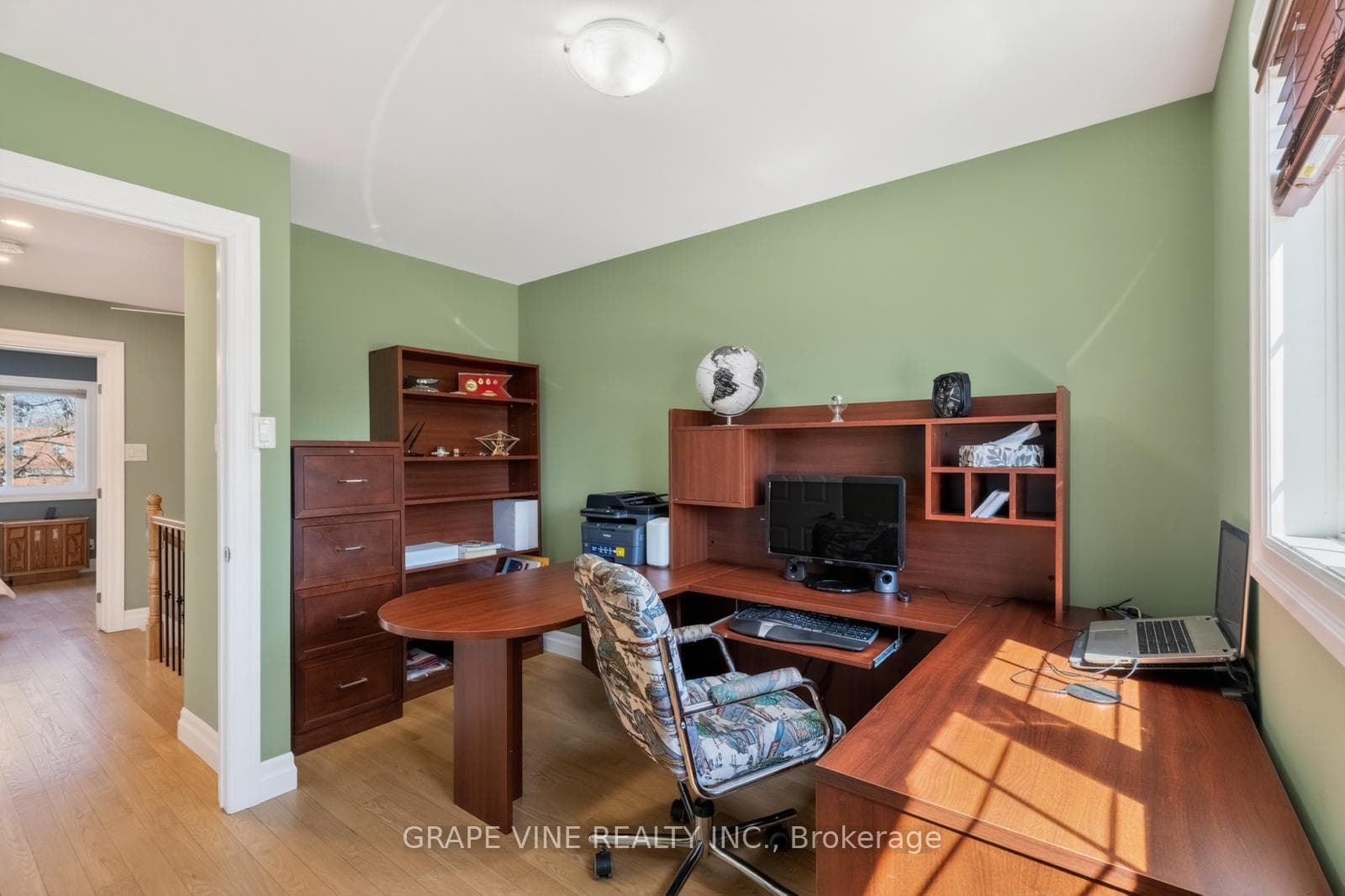 142 College Circle photo 27
