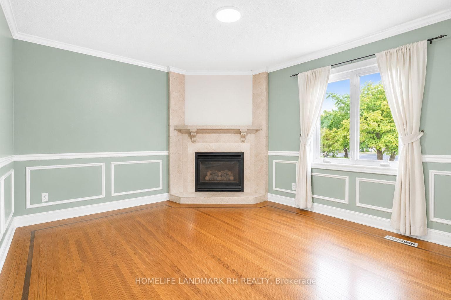 101 Pentland Crescent photo 4