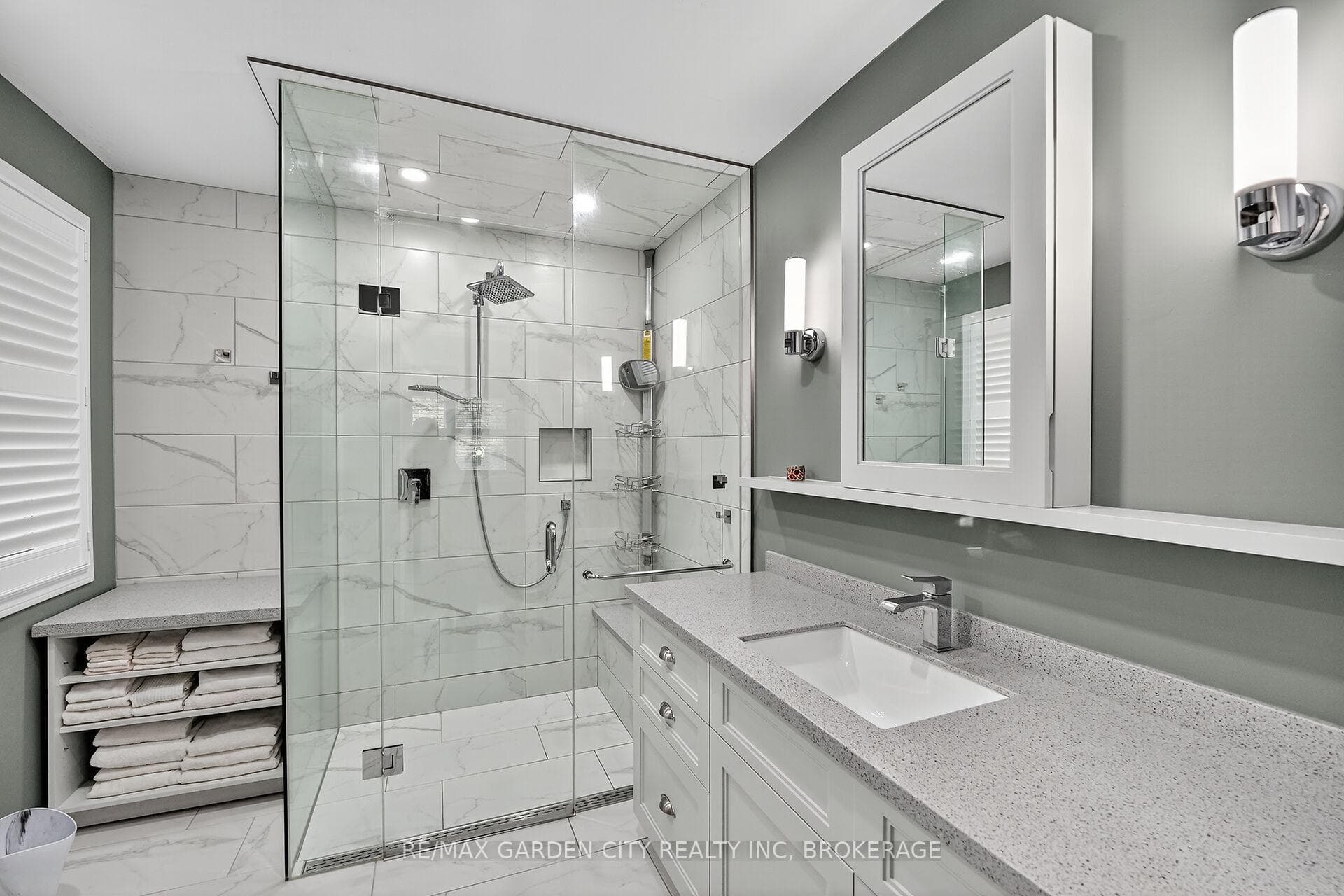 Ensuite