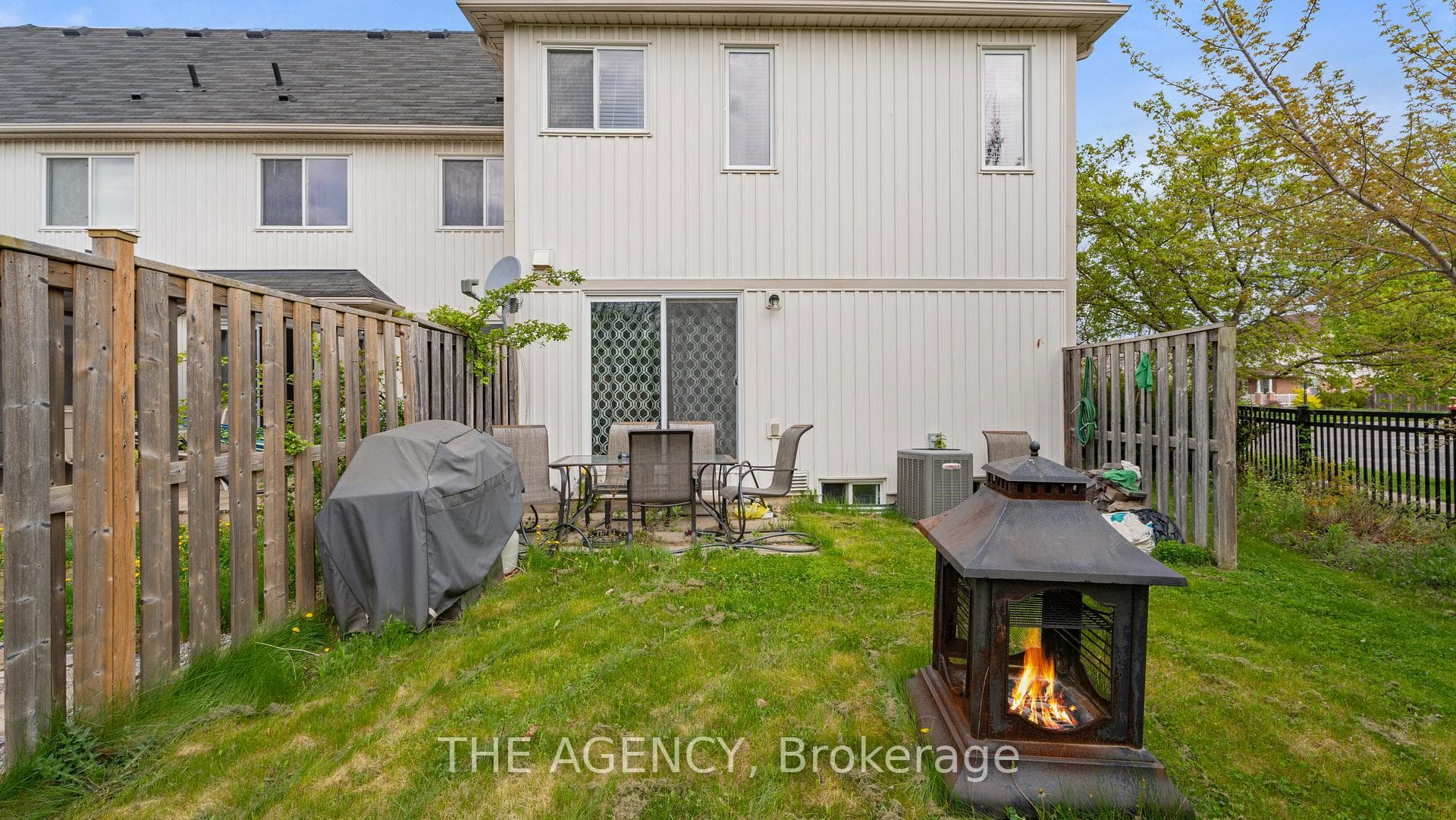 74 Duncan Avenue photo 33