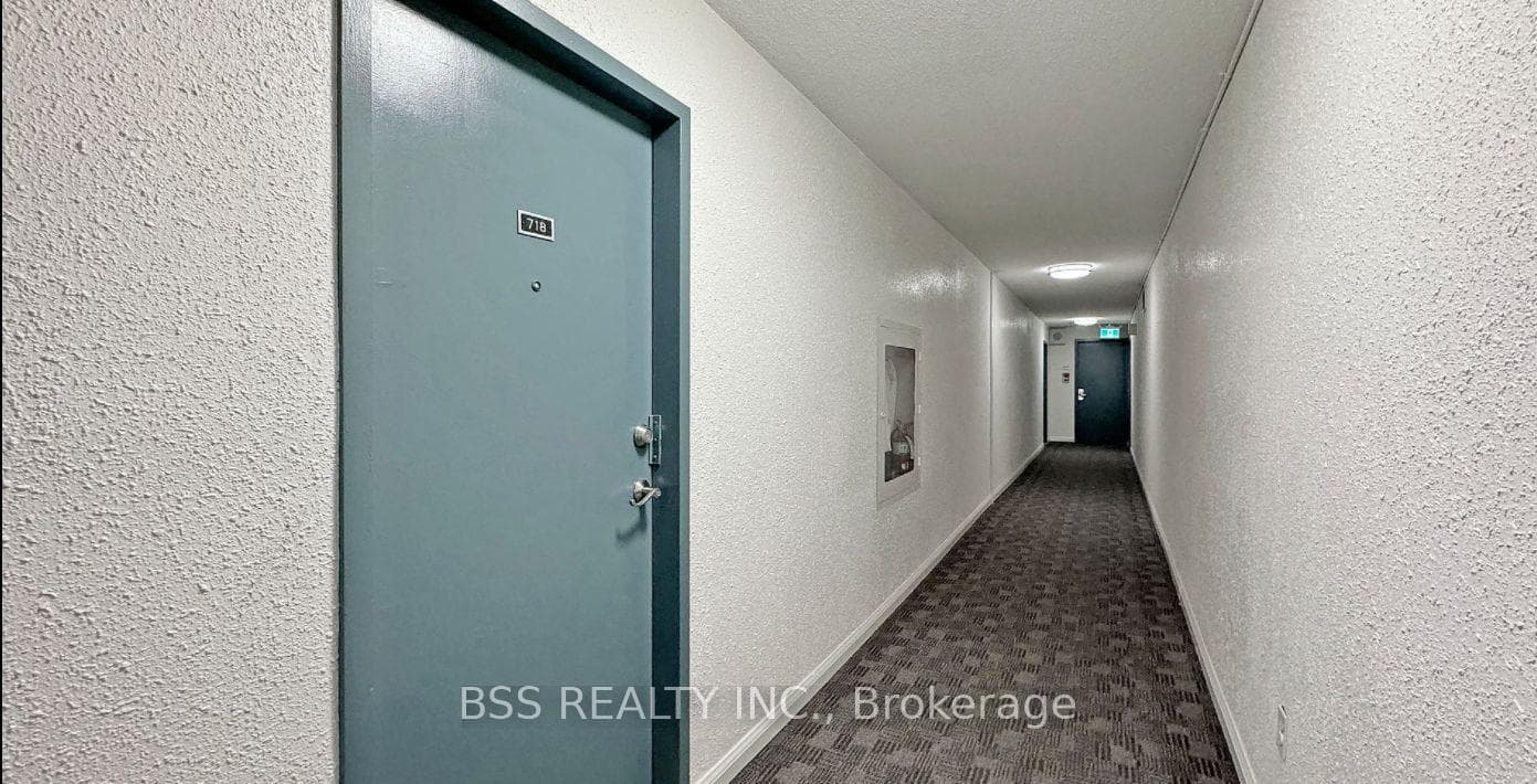 180 Markham Road Unit 718 photo 12