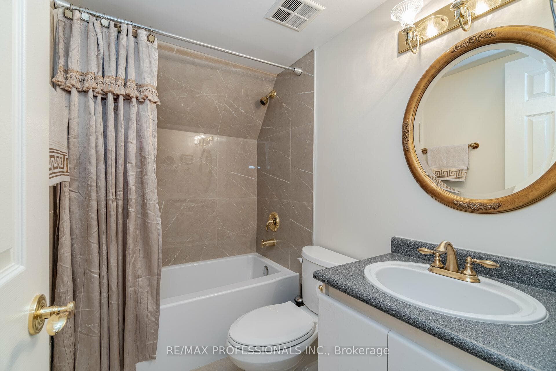 228 St George Street Unit 10 photo 20