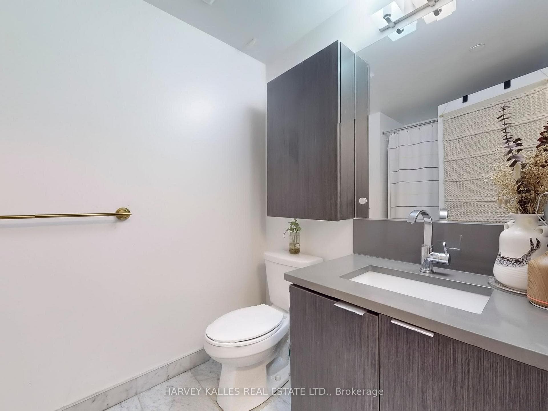 38 Iannuzzi Street Unit 304 photo 29