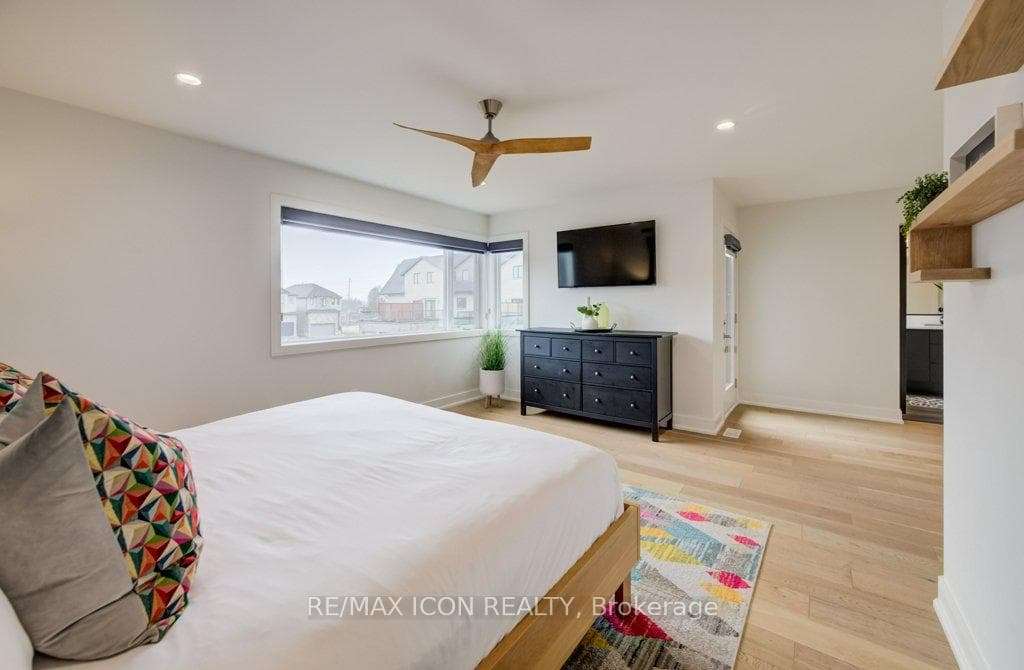 204 Carriage Way photo 27