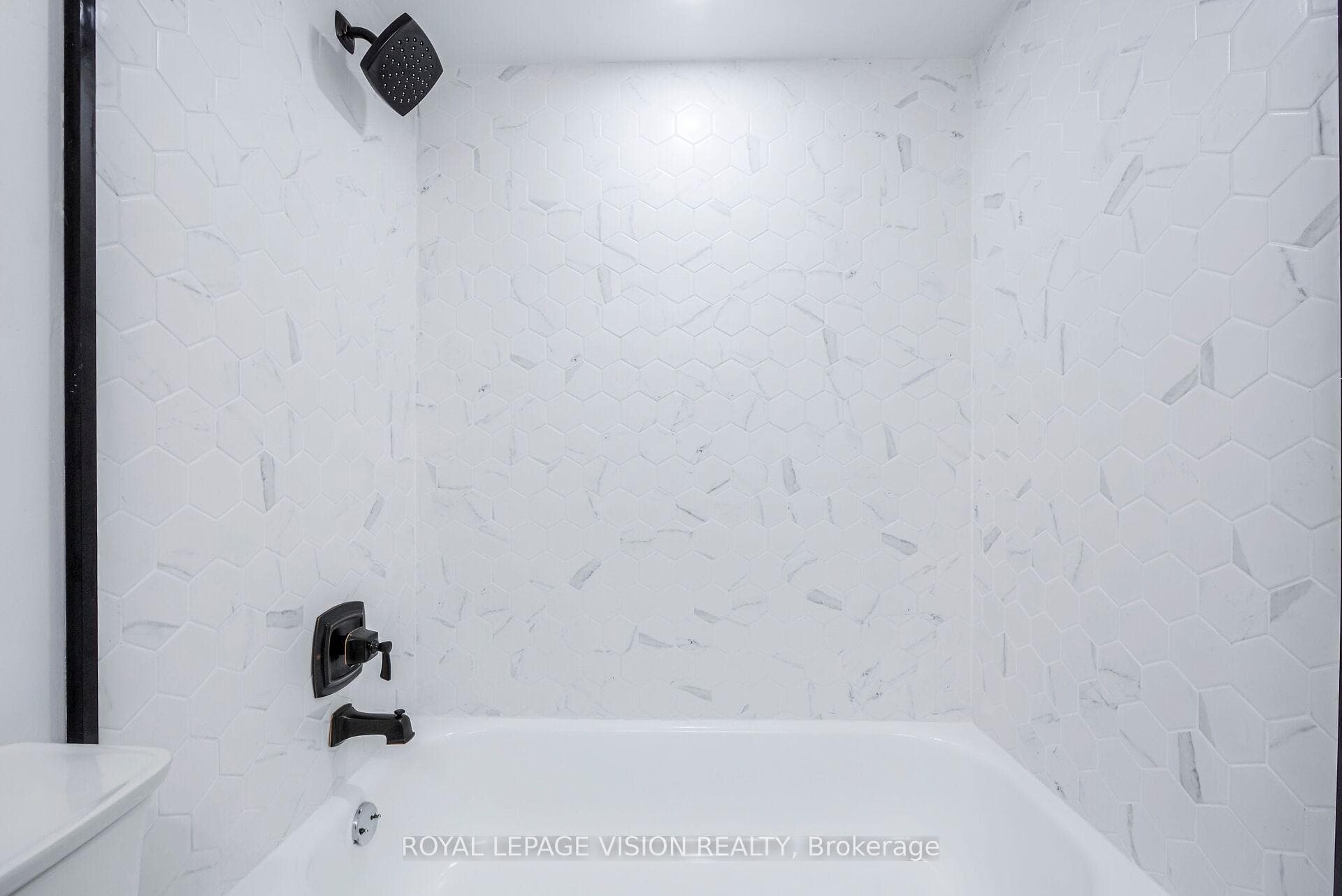 2460 Eglinton Avenue Unit 904 photo 26
