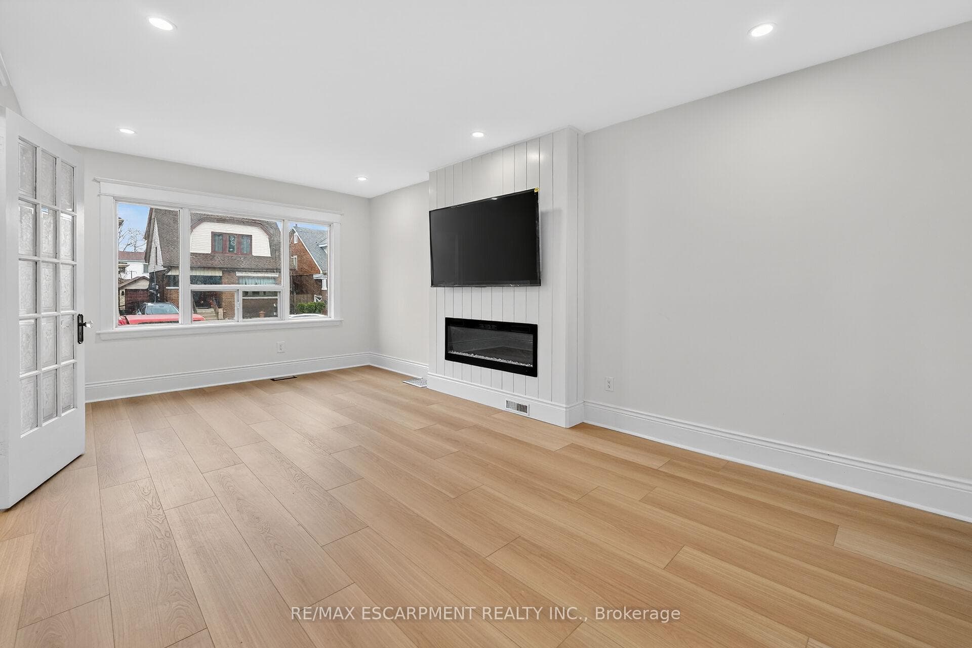 101 Houghton Avenue photo 5