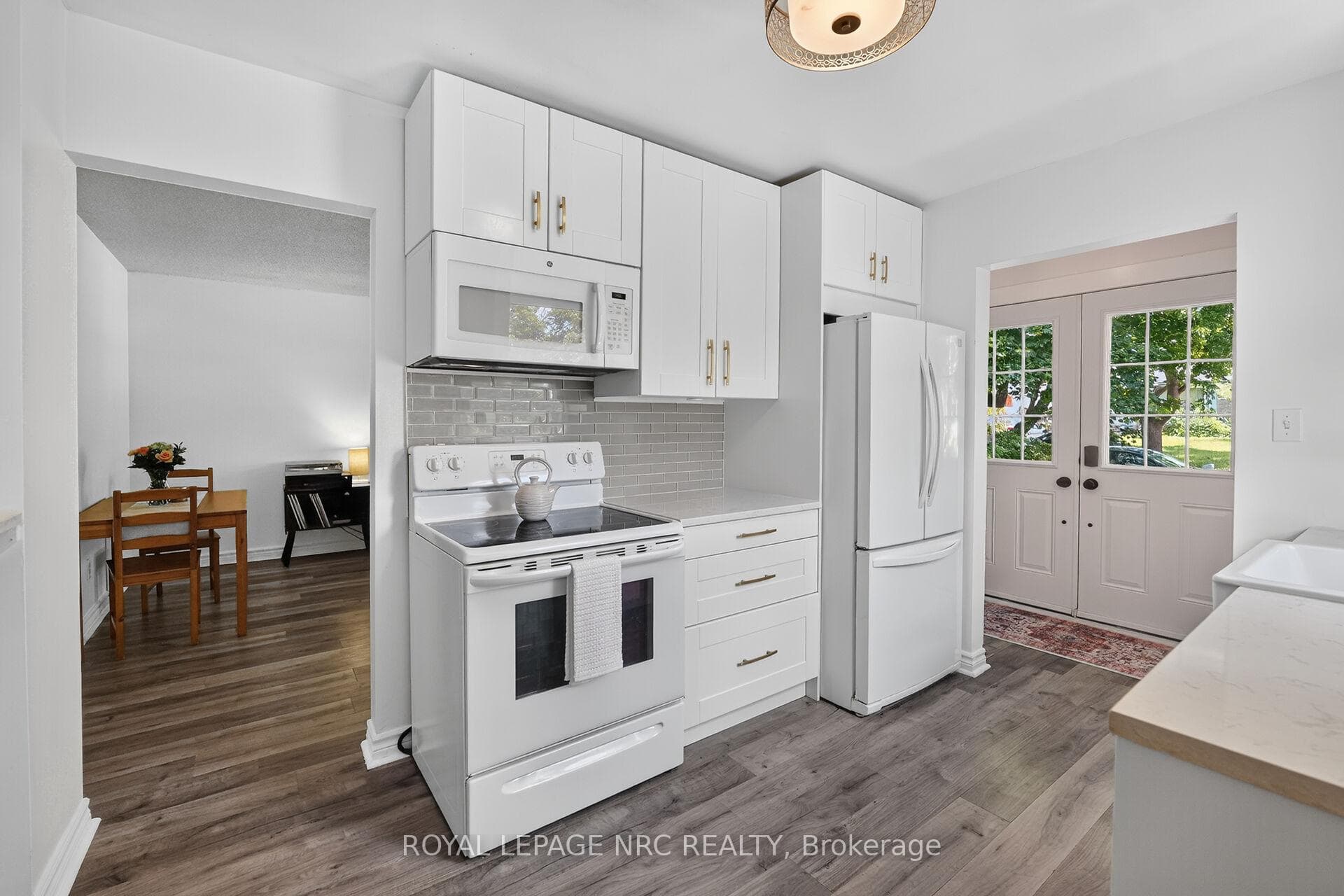 17 Allan Drive photo 7