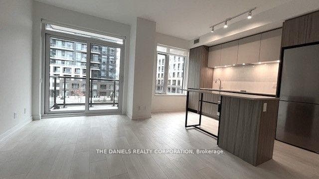 8 Beverley Glen Boulevard Unit 306 photo 2