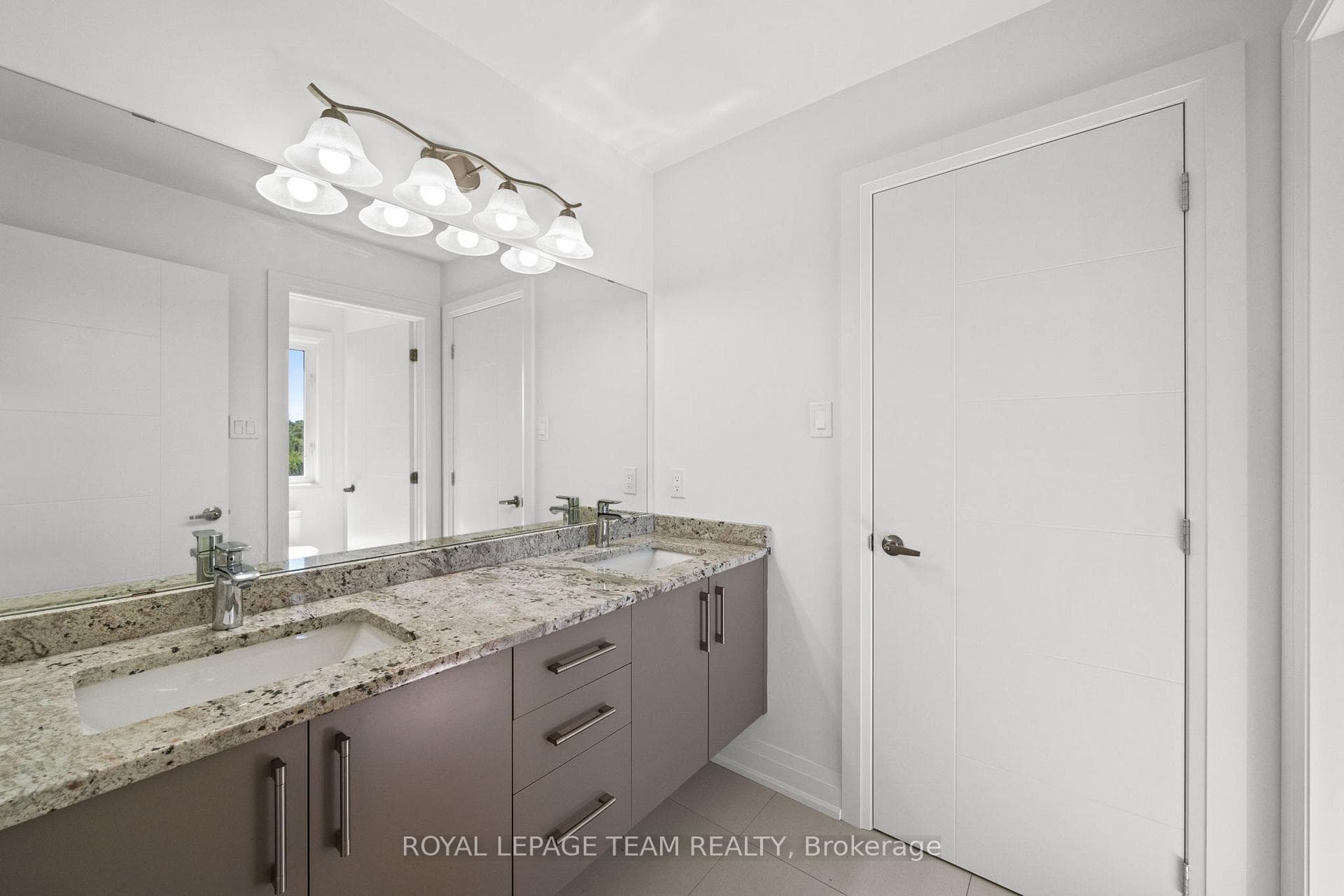 1472 Water's Edge Way photo 38