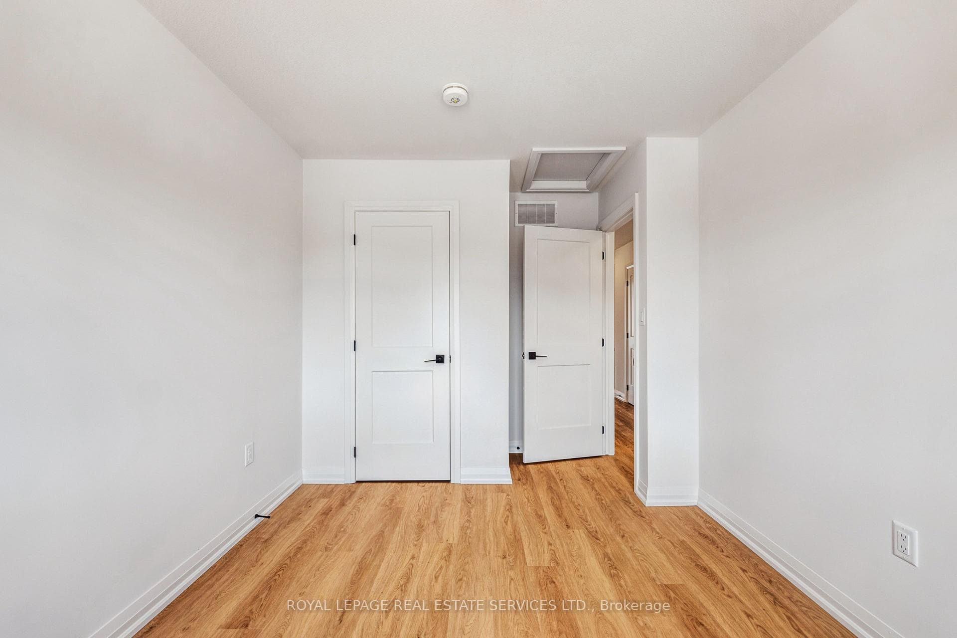 448 Blackburn Drive Unit 6 photo 25
