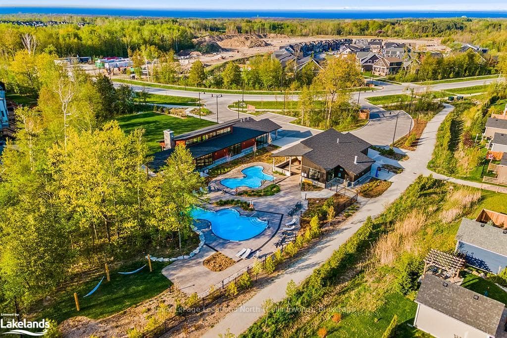 120 BLACK WILLOW Crescent photo 34