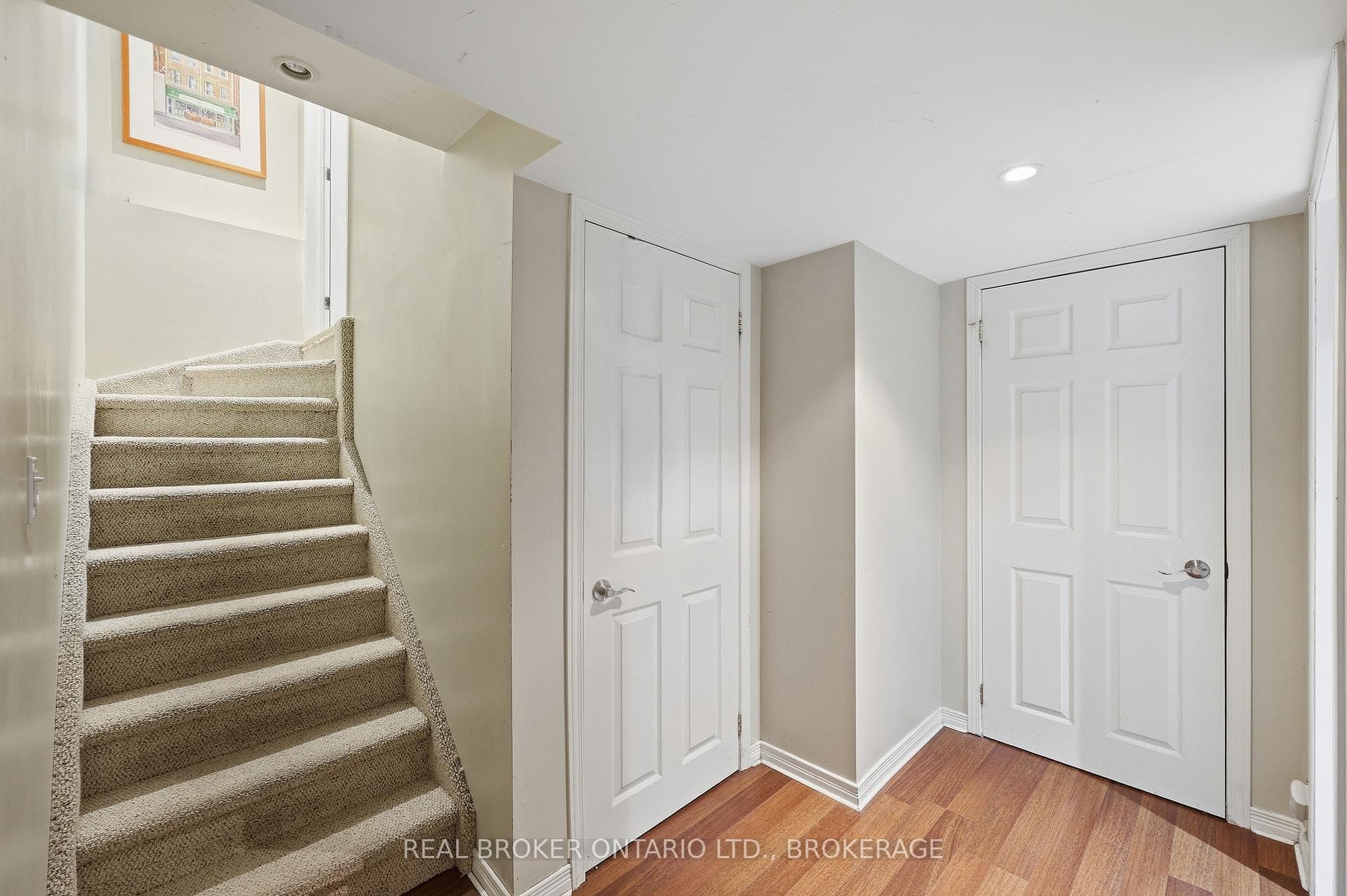 942 Bluffwood Avenue photo 30