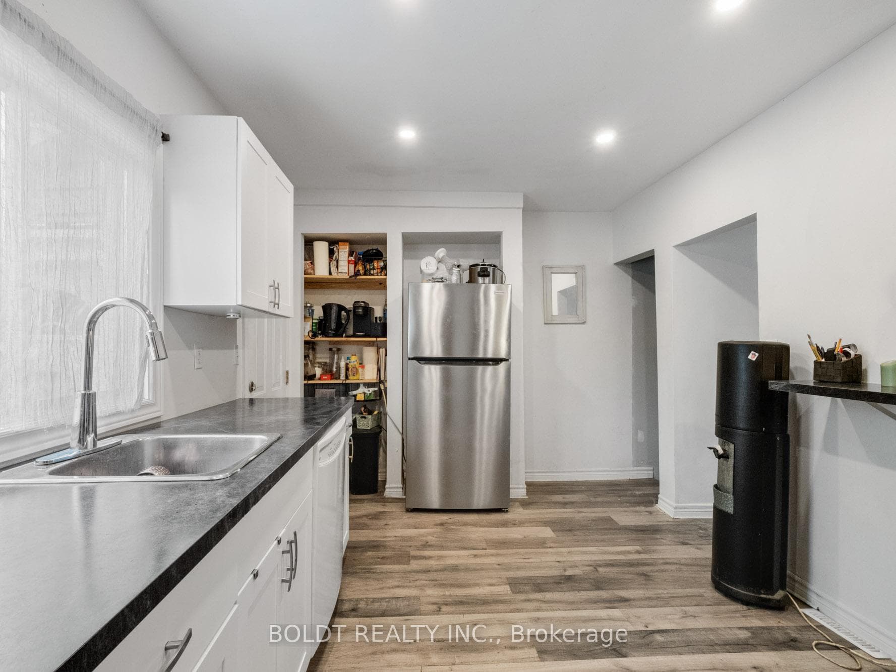 117 Russell Avenue photo 13