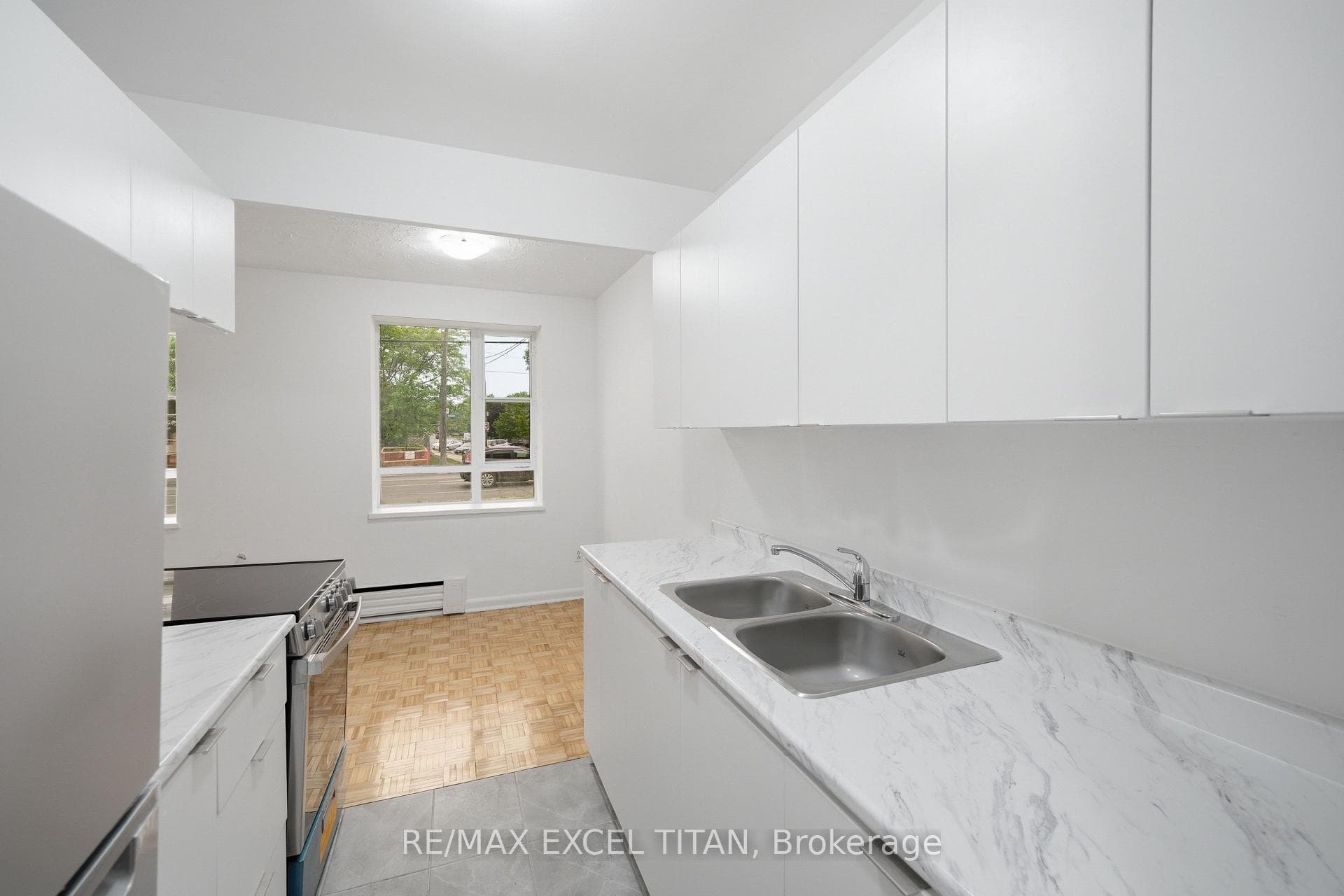 2895 Bathurst Street Unit 111 photo 16