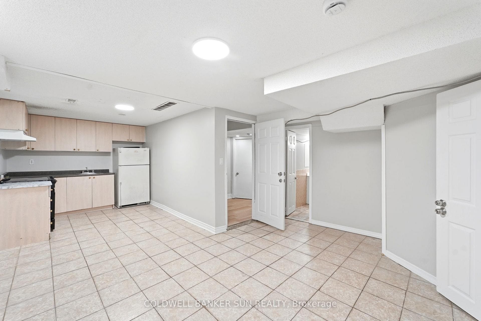 67 Tufton Crescent photo 33