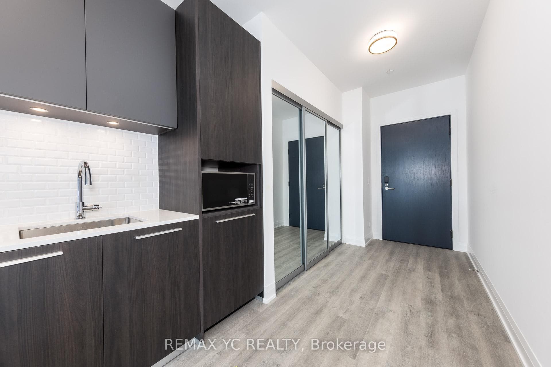 65 Broadway Avenue Unit 3501 photo 3