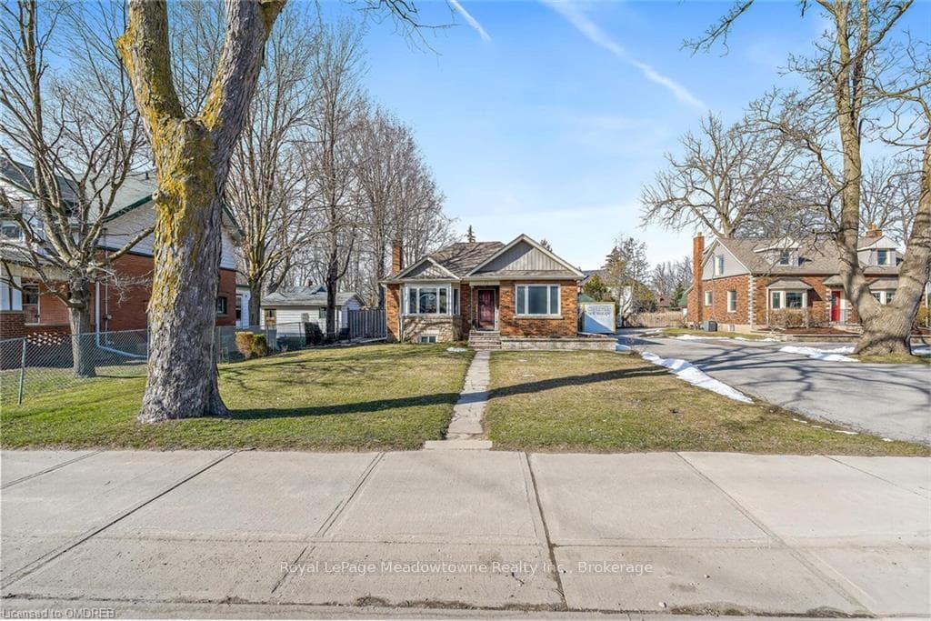 73 GUELPH Street photo 1
