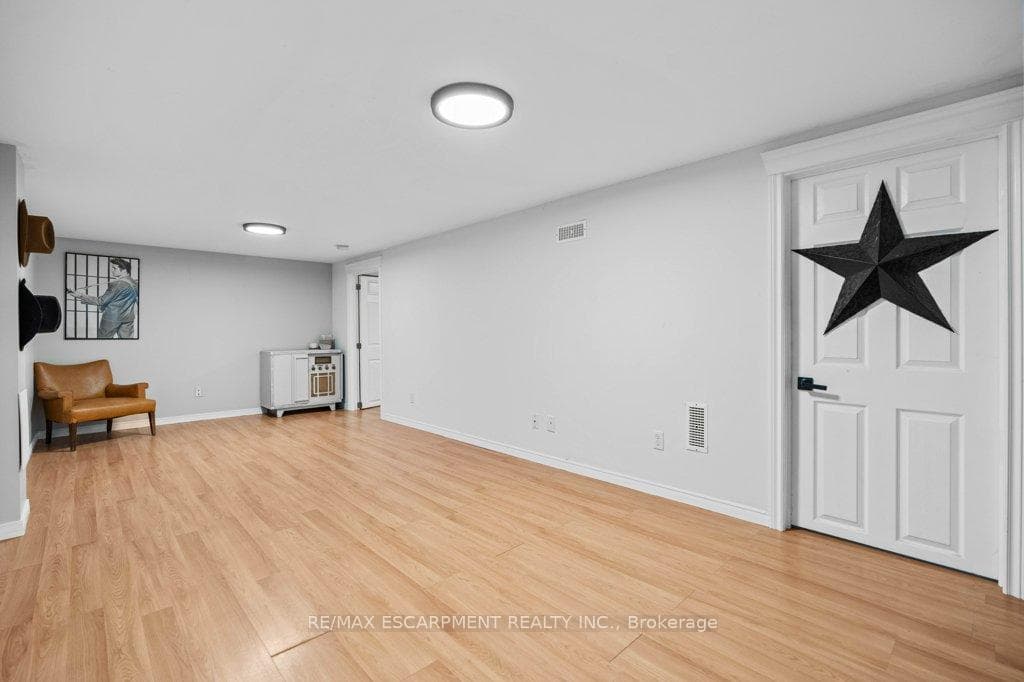 12 Wade Avenue photo 23
