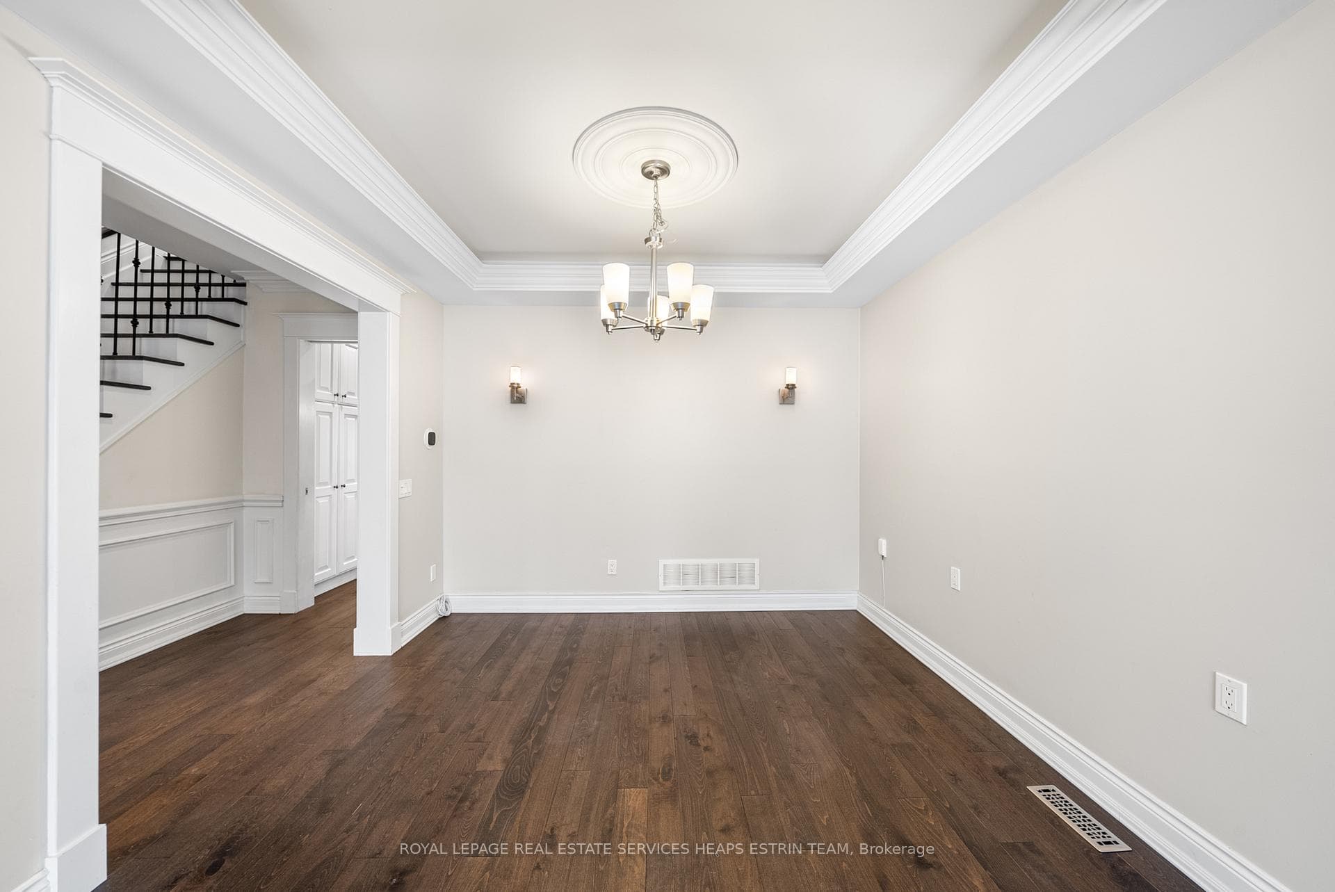 106 Parklea Drive photo 3