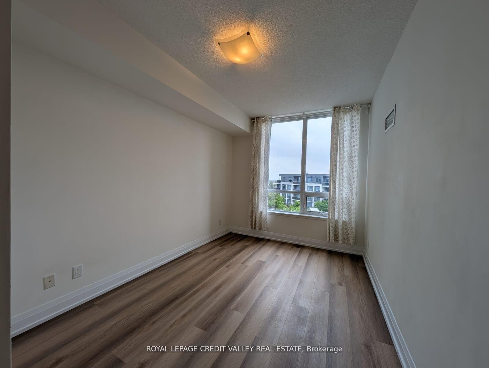 75 North Park Road Unit 409 photo 8