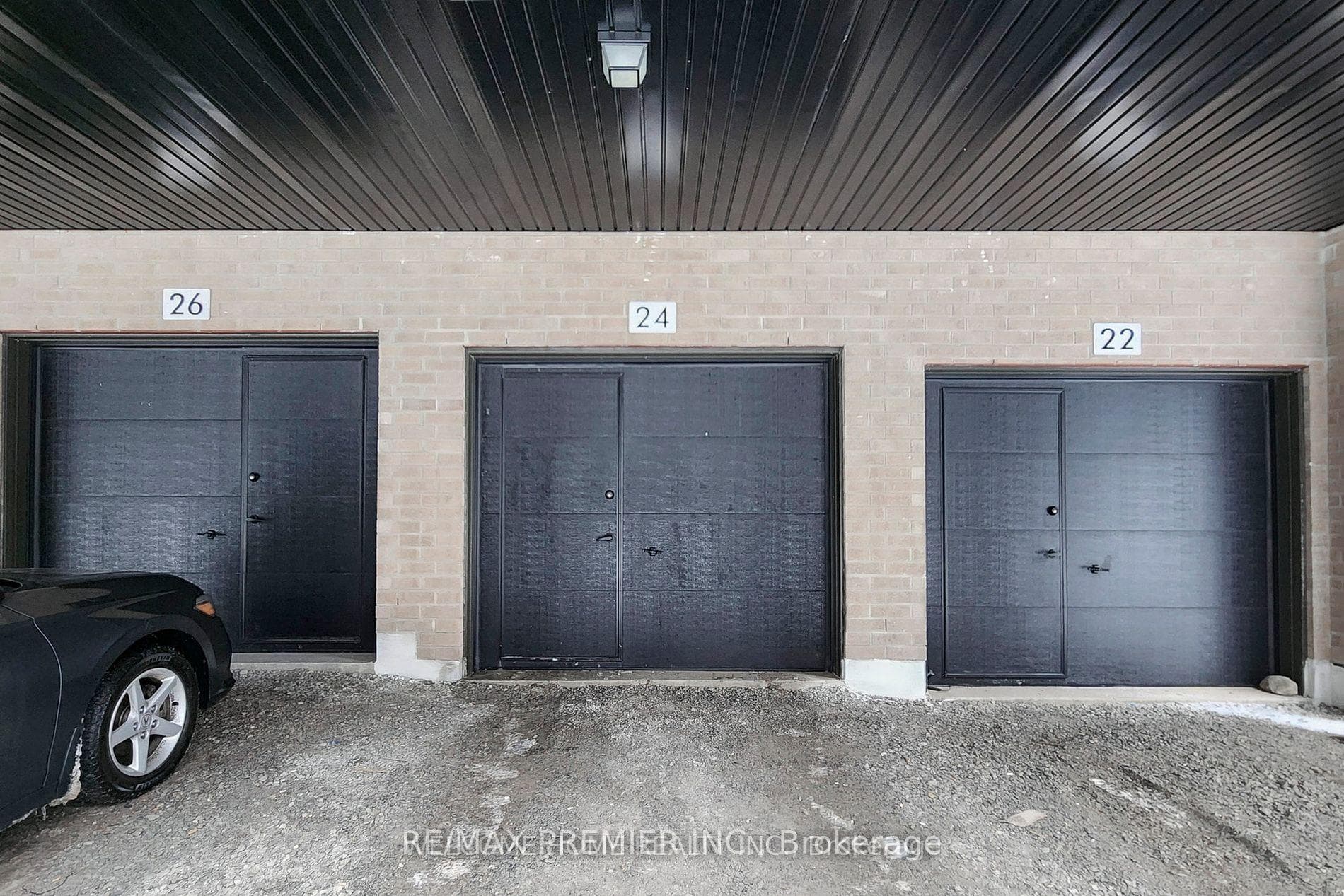 24 Magnolia Lane photo 3
