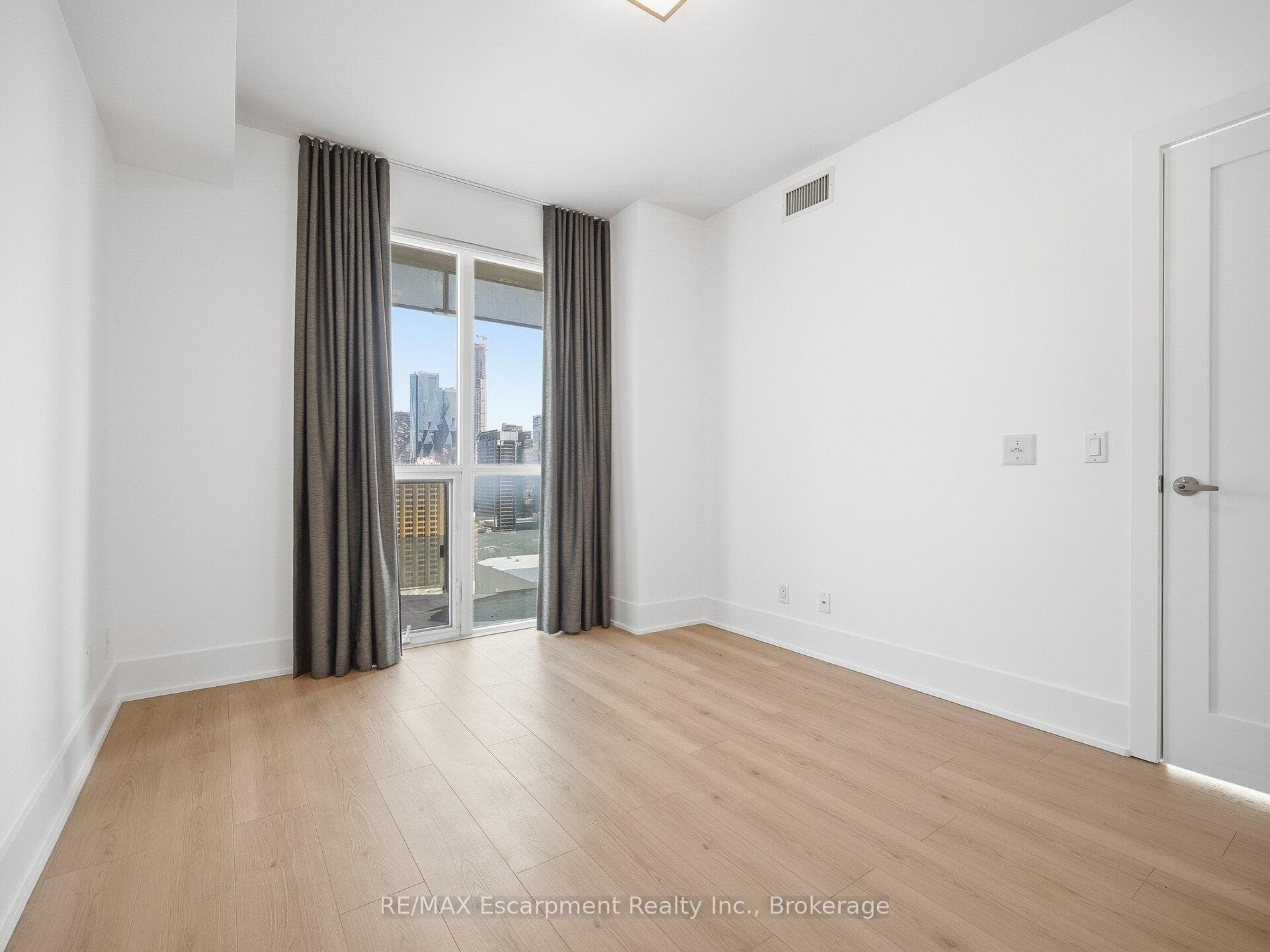 300 Front Street Unit 2611 photo 20