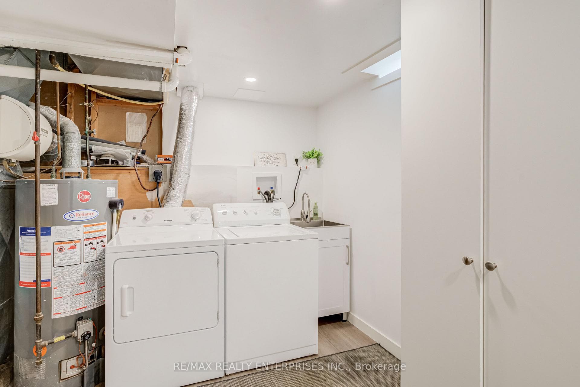 1311 Aldridge Crescent photo 43