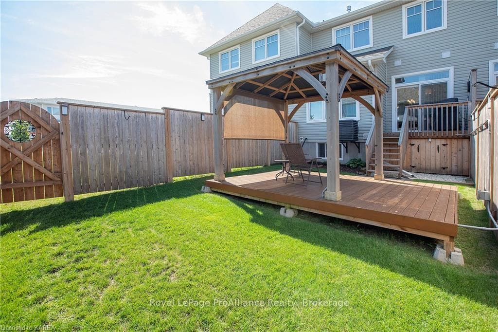 1084 HORIZON Drive photo 33