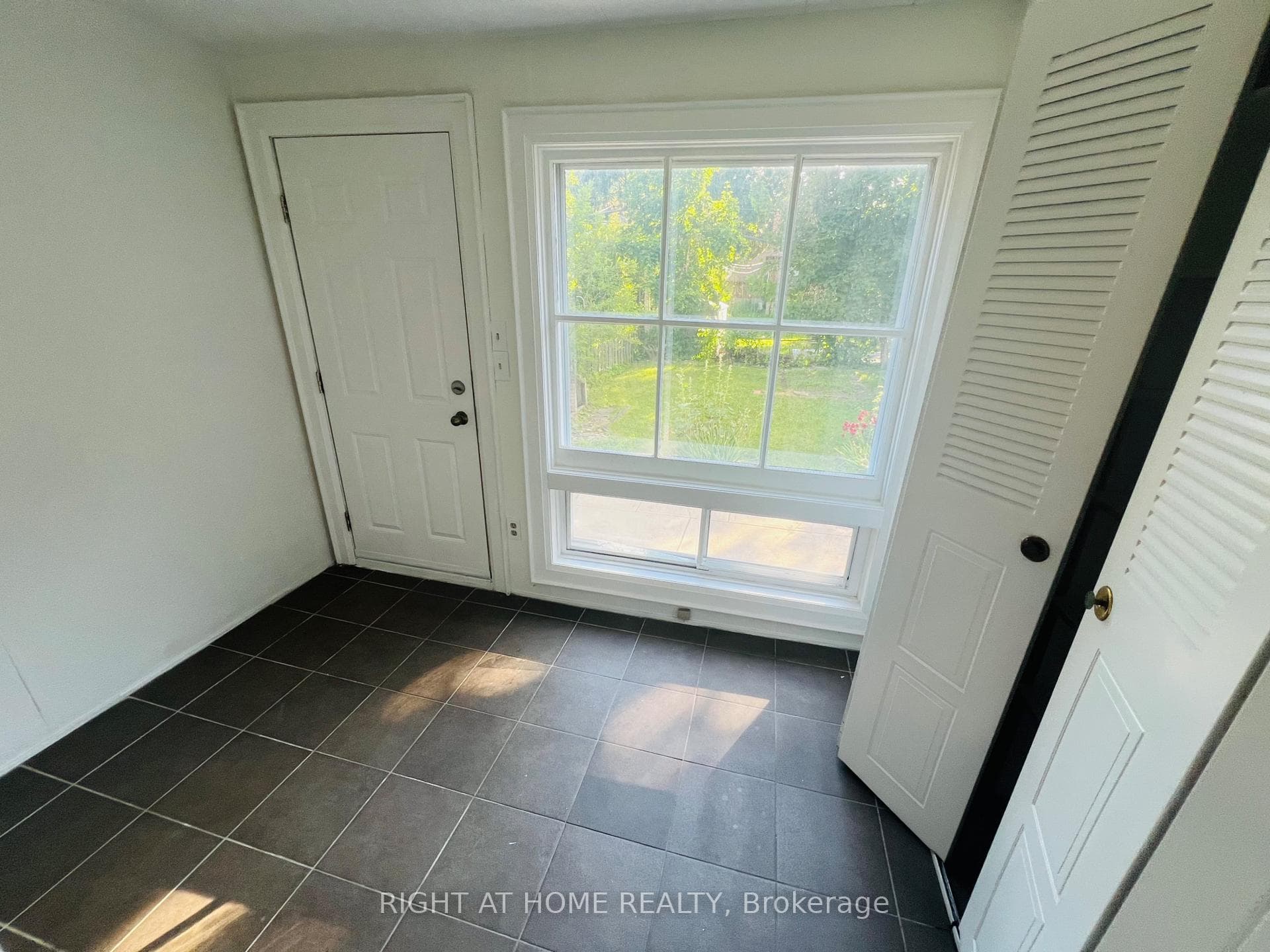 12 Gardenvale Road photo 33
