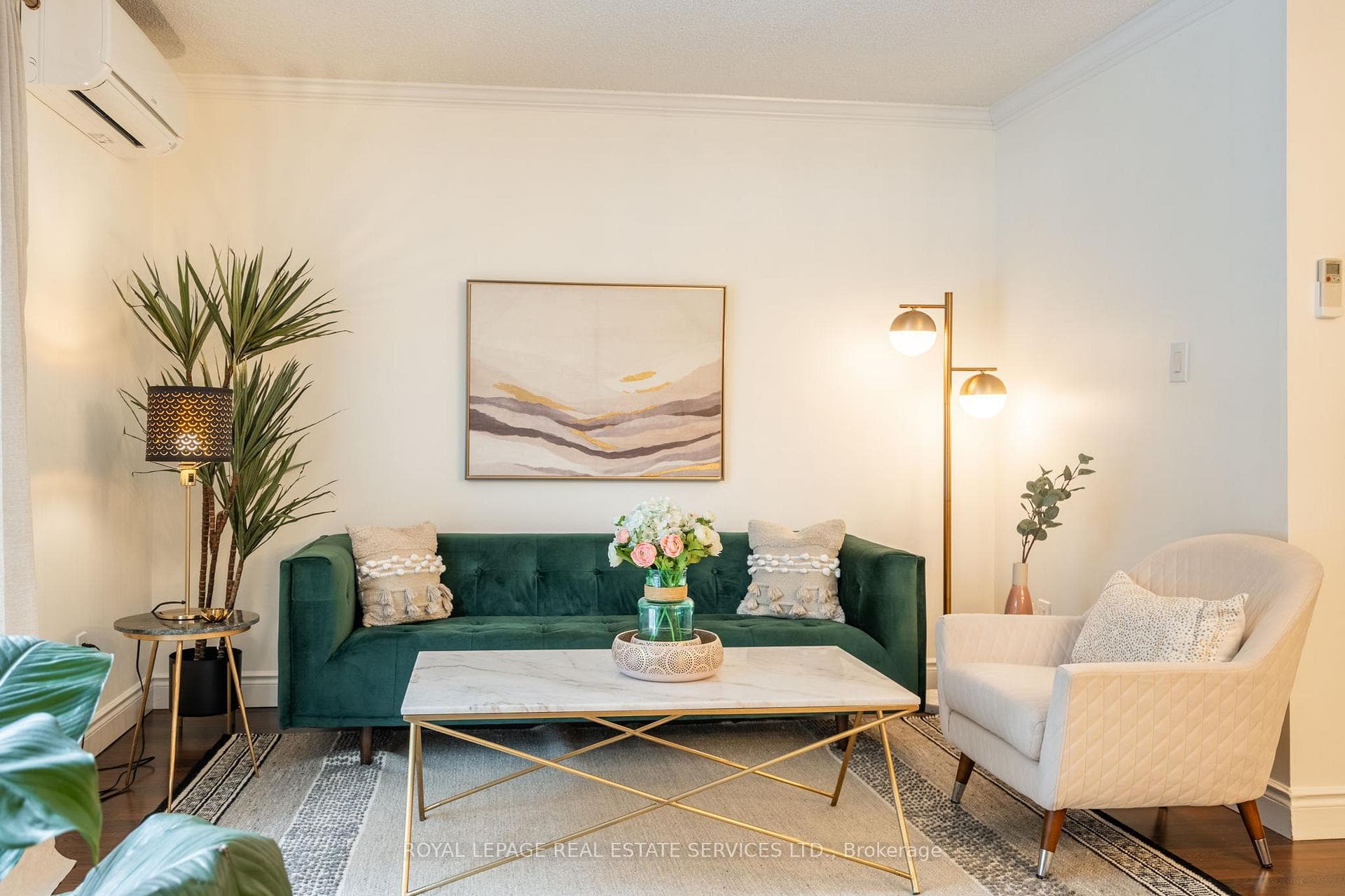 2067 Marine Drive Unit 14 photo 1