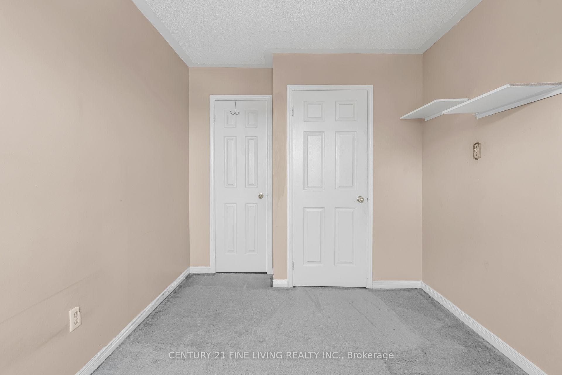 209 Provincial Place photo 33