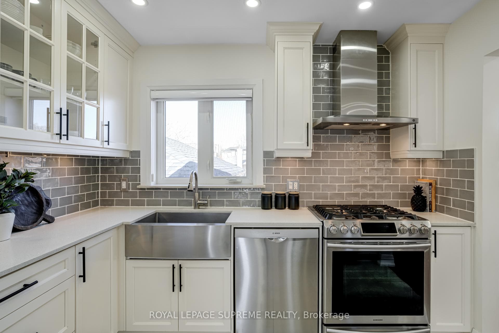 1454 Wilson Avenue photo 15