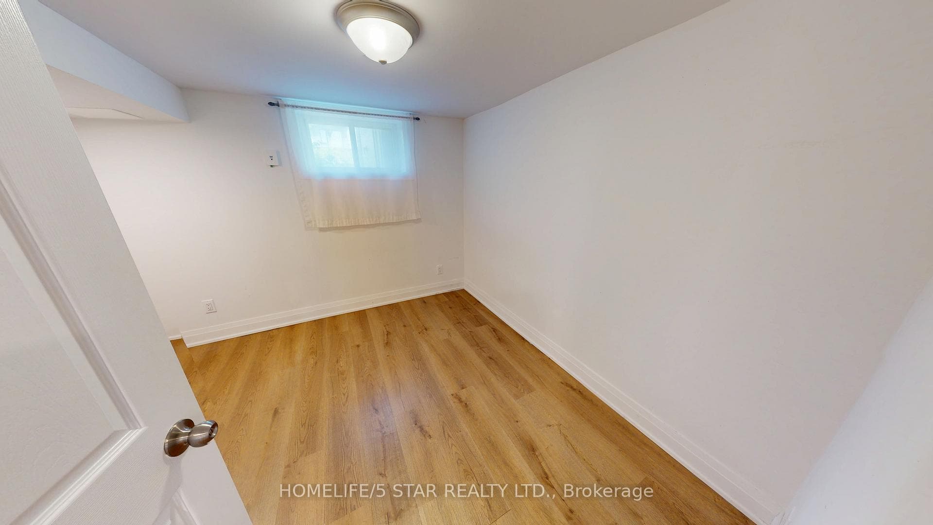 275 Oakwood Avenue Unit Bsmt photo 13