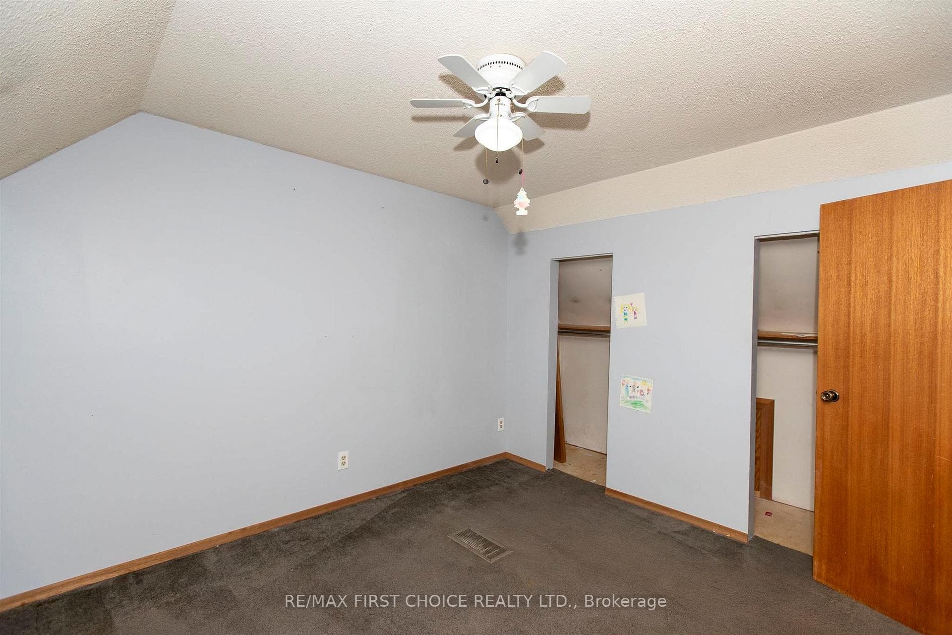 536 Balsam Street photo 26