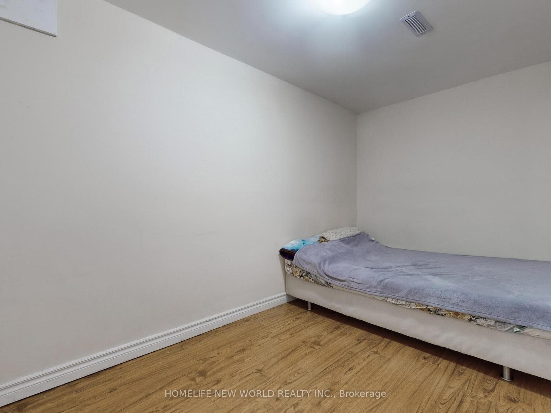 95 Douglas Haig Drive photo 33