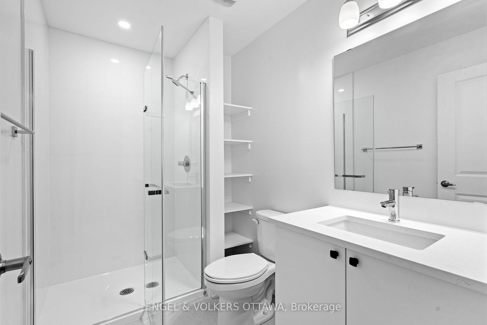 824 Anciano Crescent photo 24