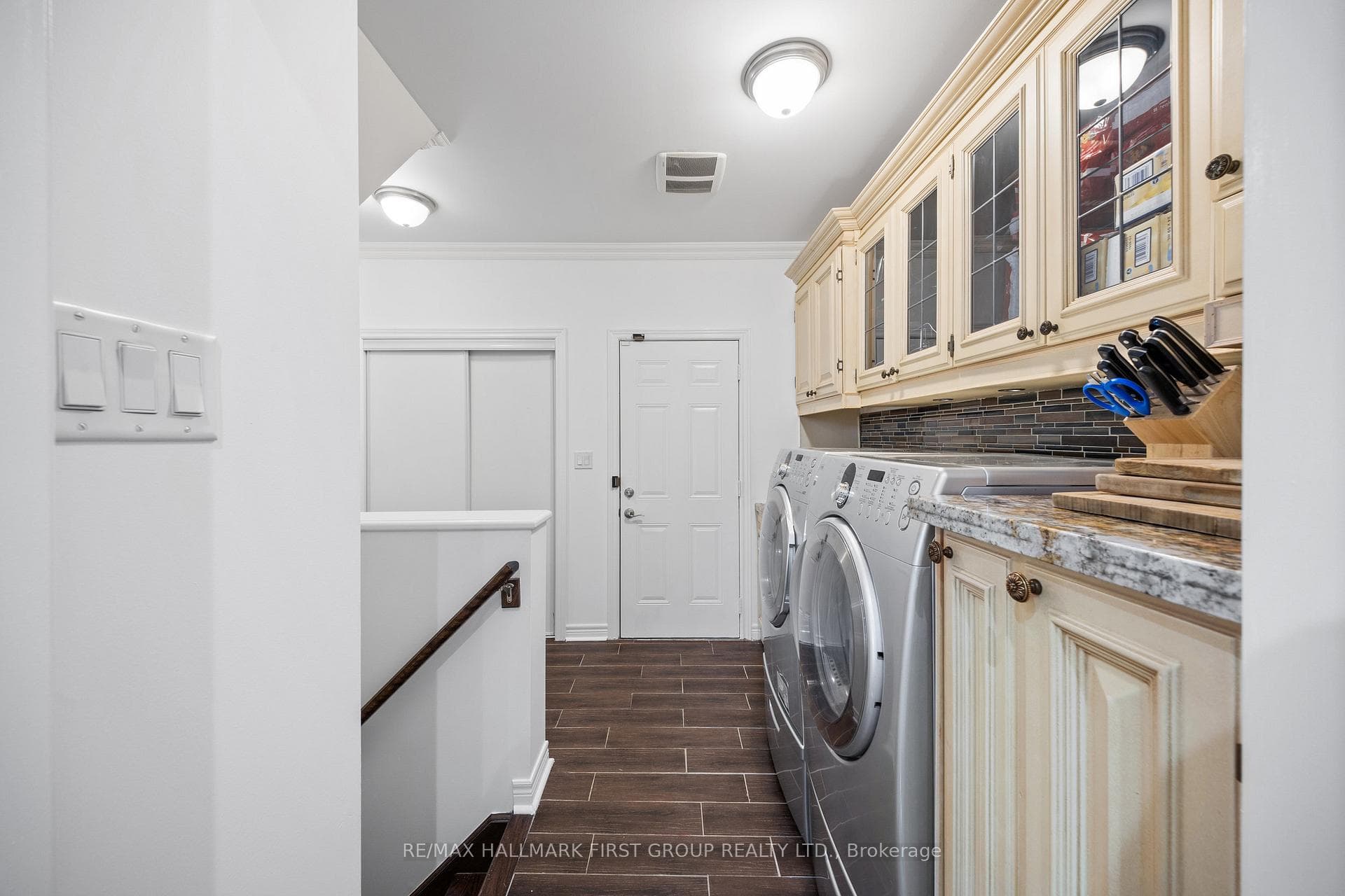 237 Learmont Avenue photo 18