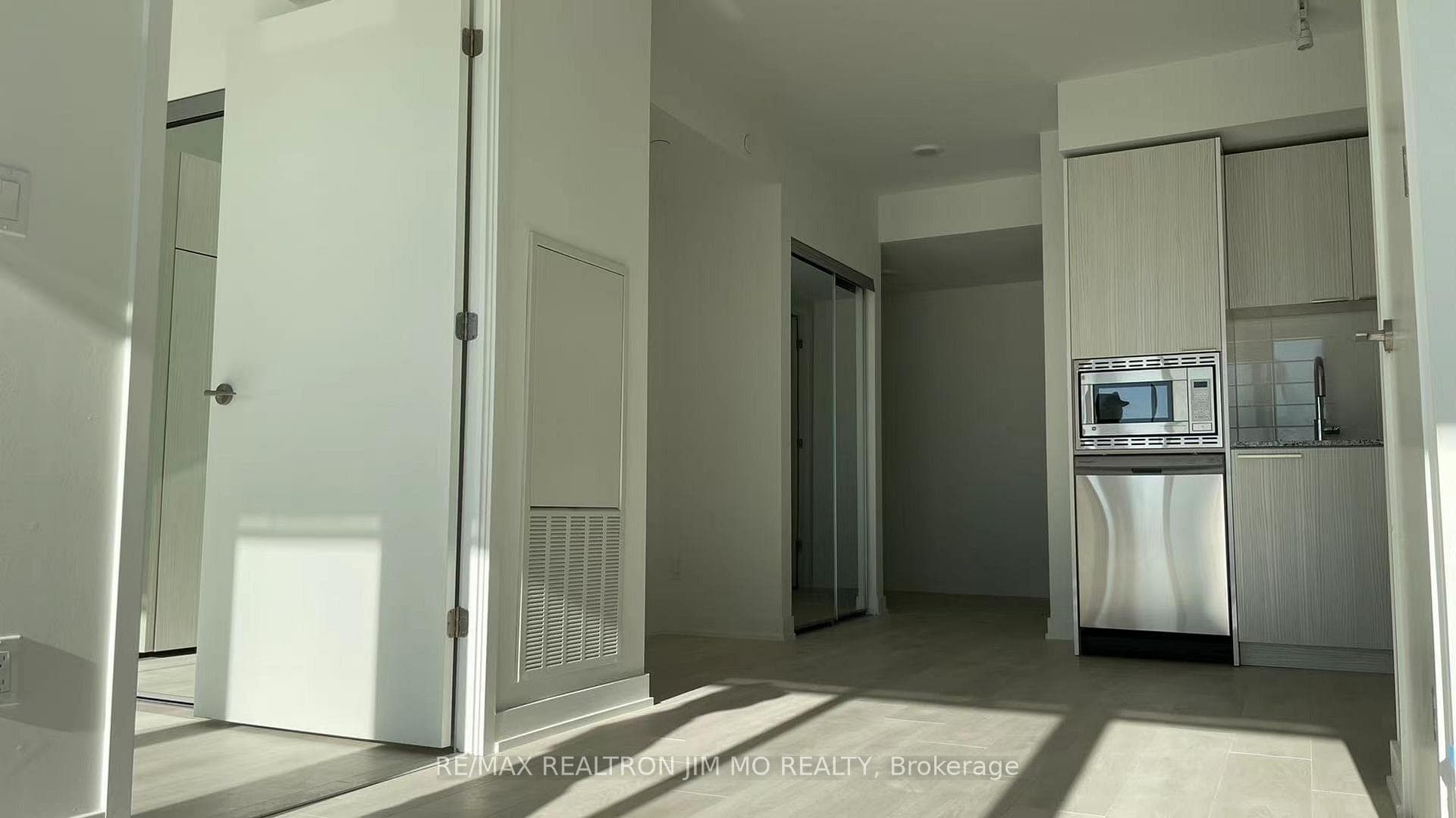 501 Yonge Street Unit 2501 photo 9