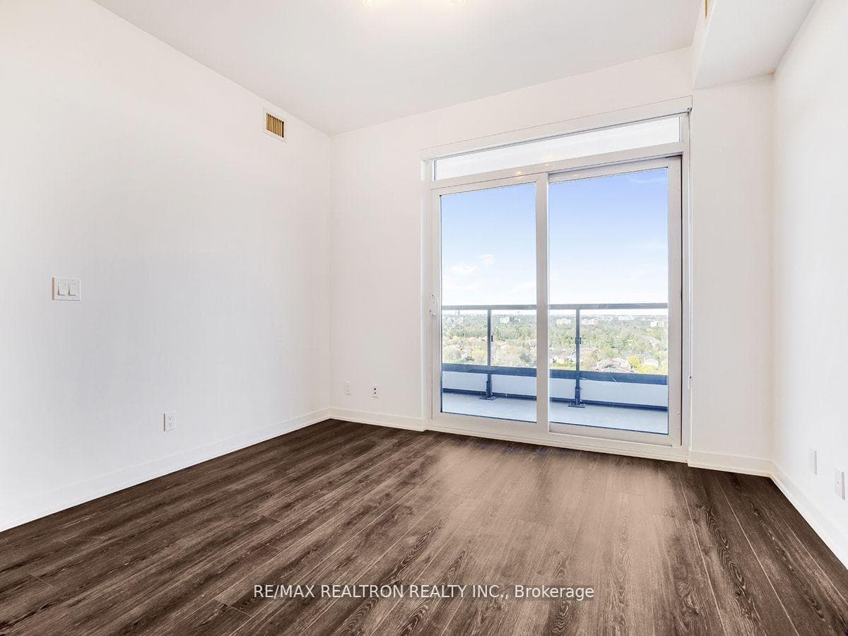 7950 Bathurst Street Unit B1609 photo 5