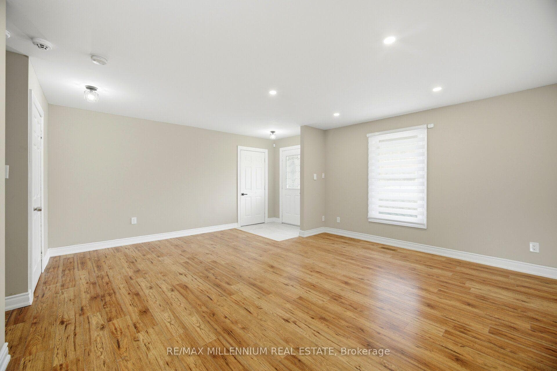 16 Brenda Boulevard photo 7